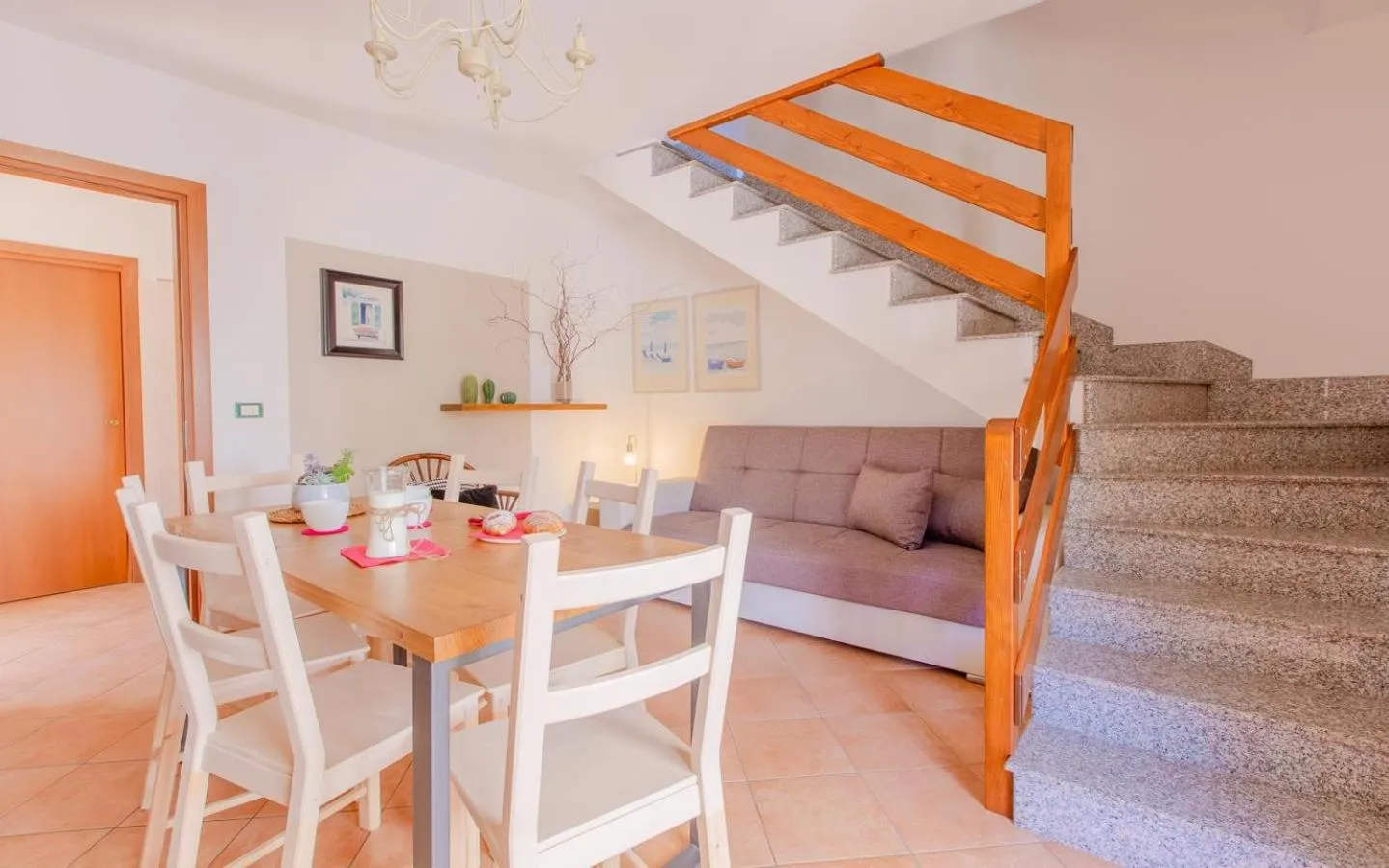 Dining area in Villa Orchidea