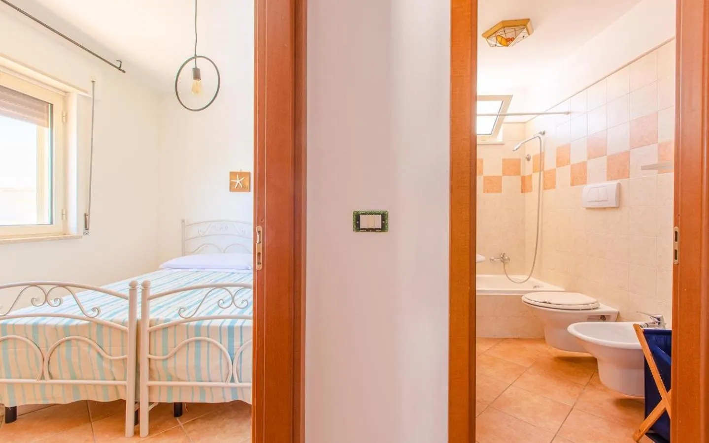 Bathroom, Bed in Villa Orchidea