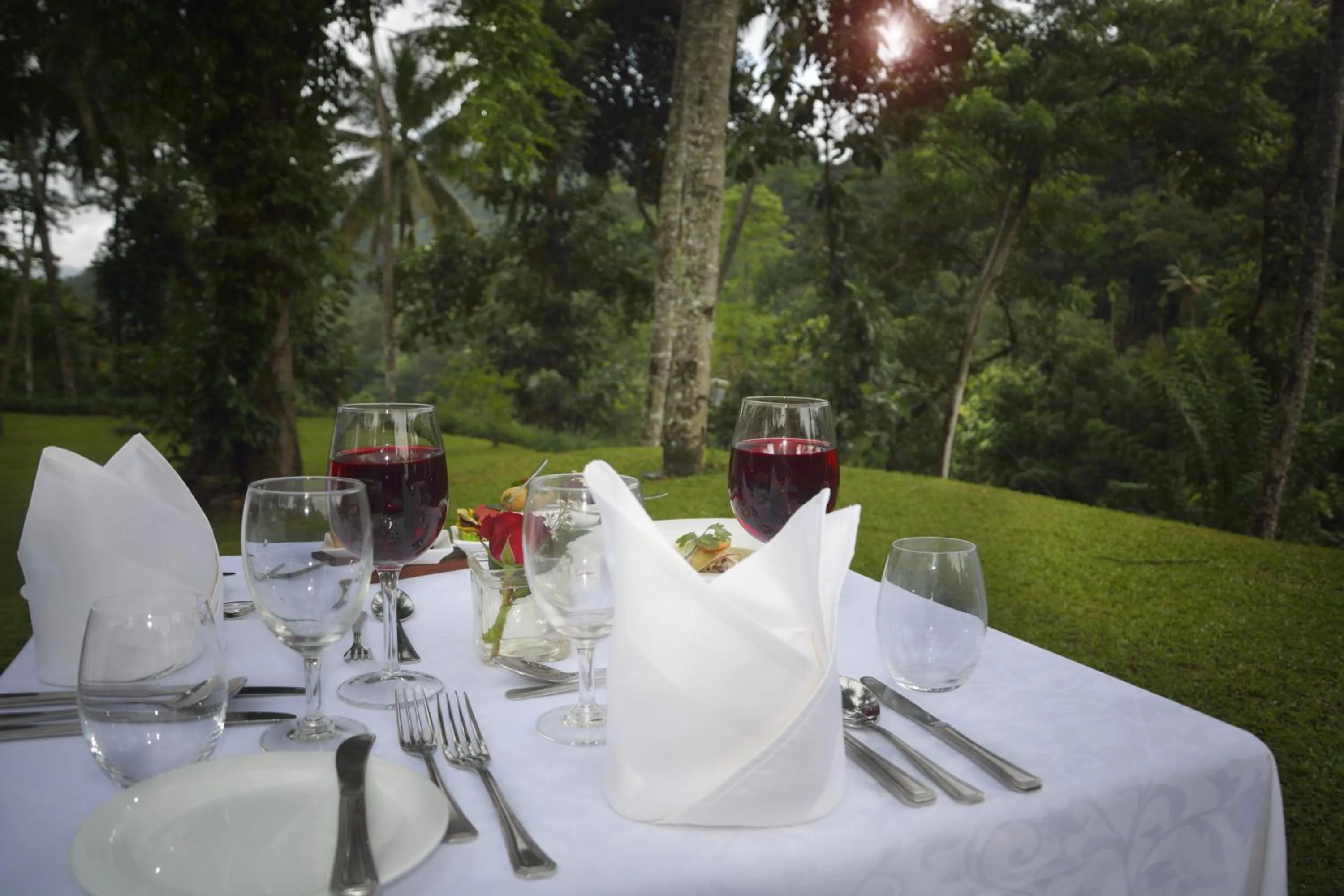 Restaurant/places to eat in Athulya Villas, Kandy
