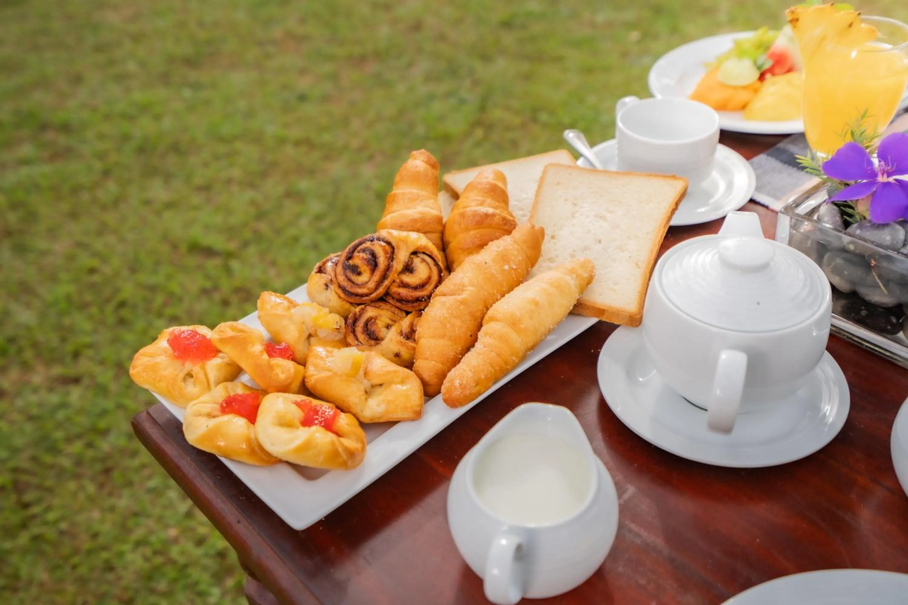 Breakfast in Athulya Villas, Kandy