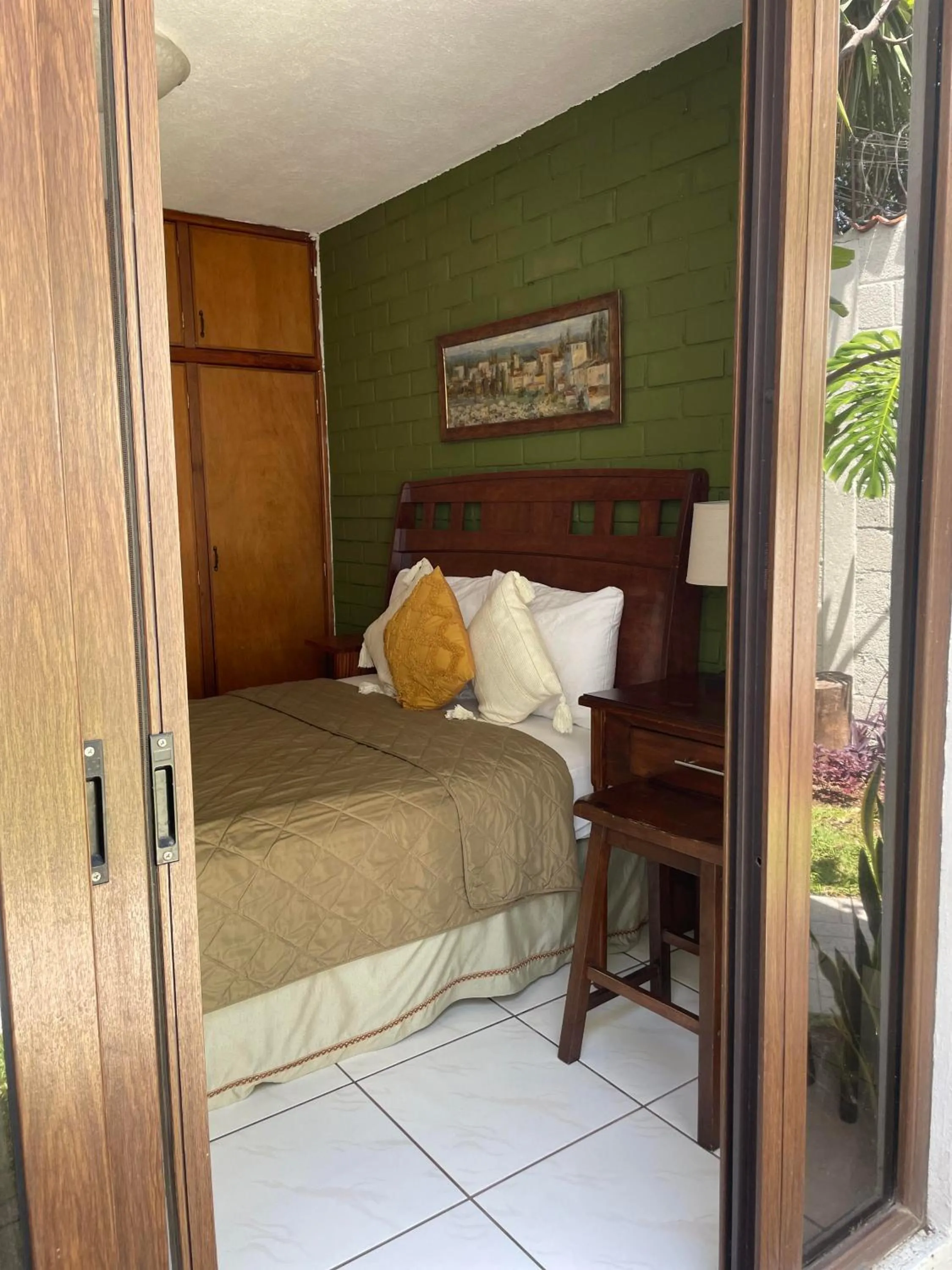 Queen Room in Villa Nola