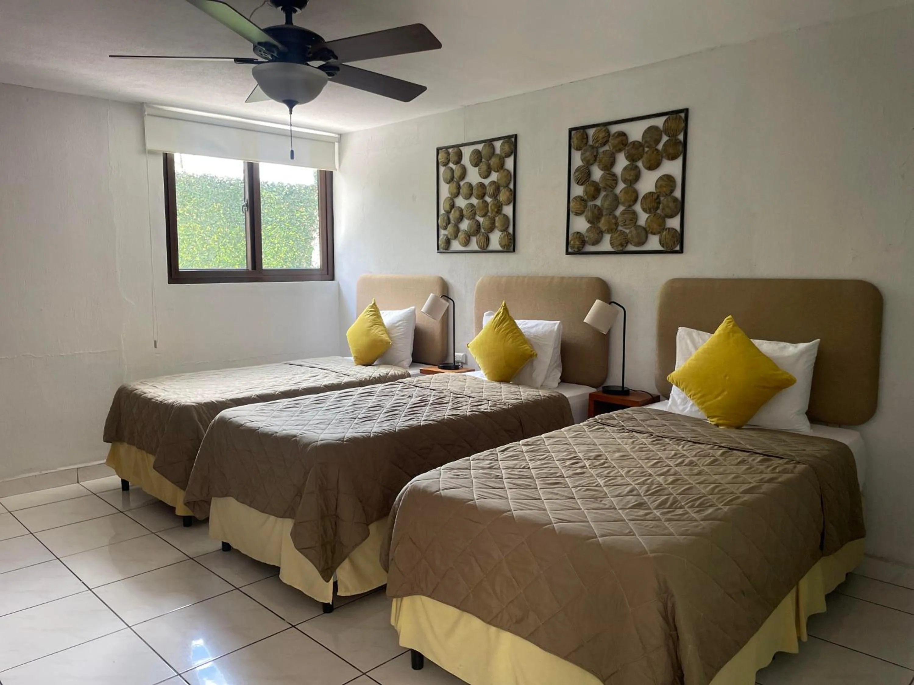 Triple Room in Villa Nola