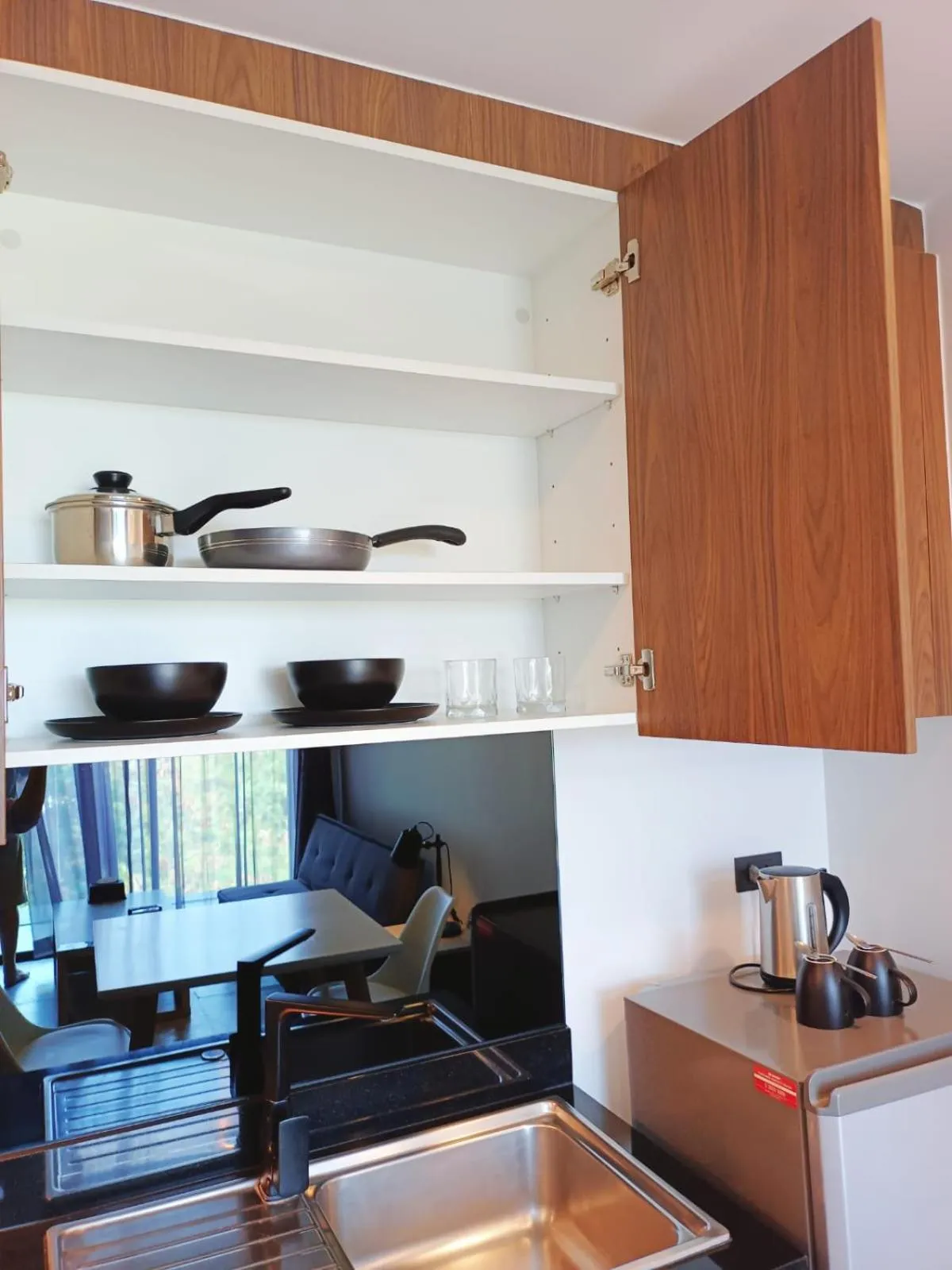 Utopia Naiharn - Modern Naiharn Beach Apartment