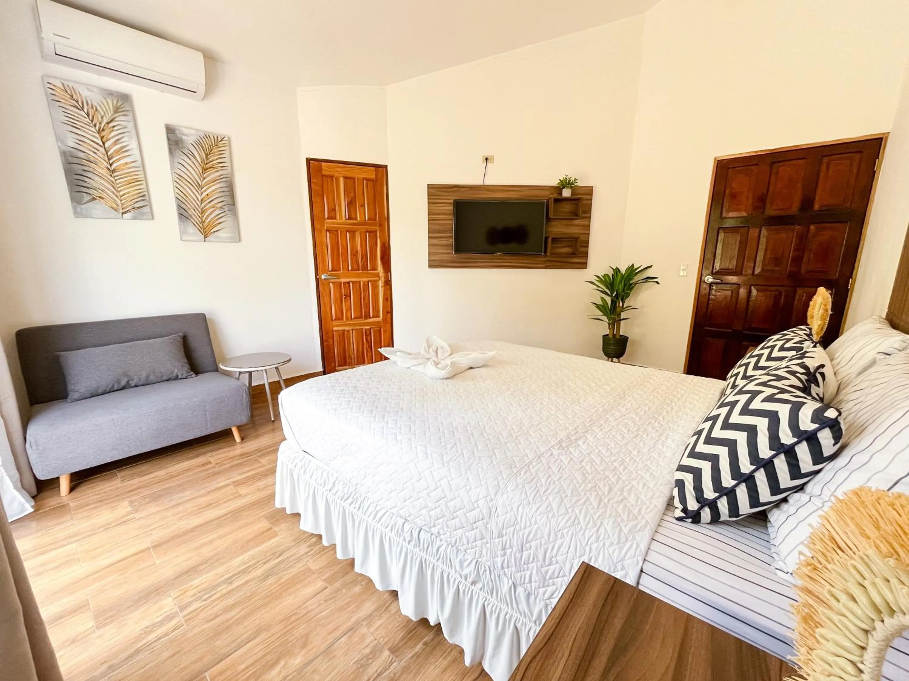 Photo of the whole room, Bed in Casa Playa Blanca