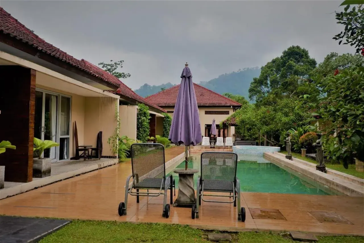 Double Room with Pool View in Villa Kendi Double Room with Pool View in Villa Kendi