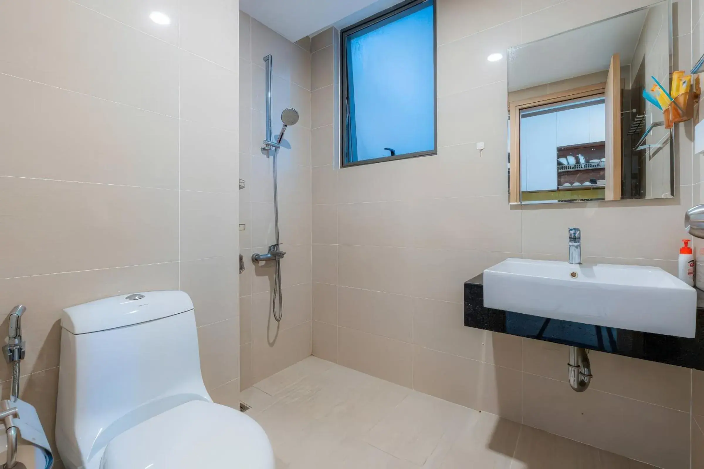 Shower in Minute Suites - Botanica Orchard TSN Airport Shower in Minute Suites - Botanica Orchard TSN Airport