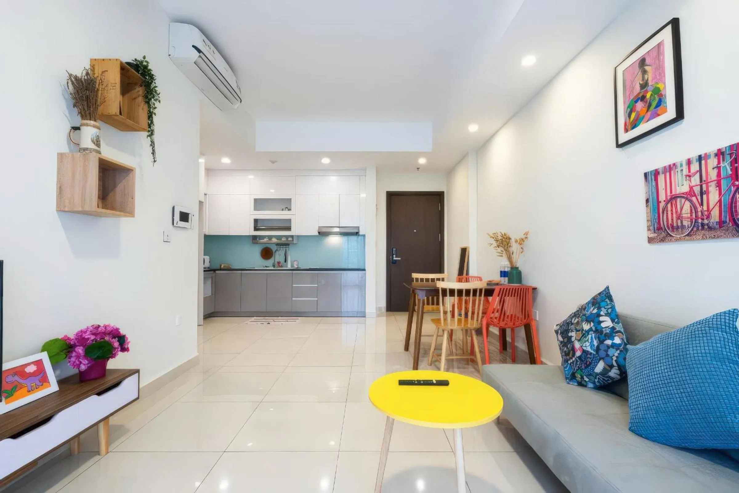 Kitchen or kitchenette in Minute Suites - Botanica Orchard TSN Airport