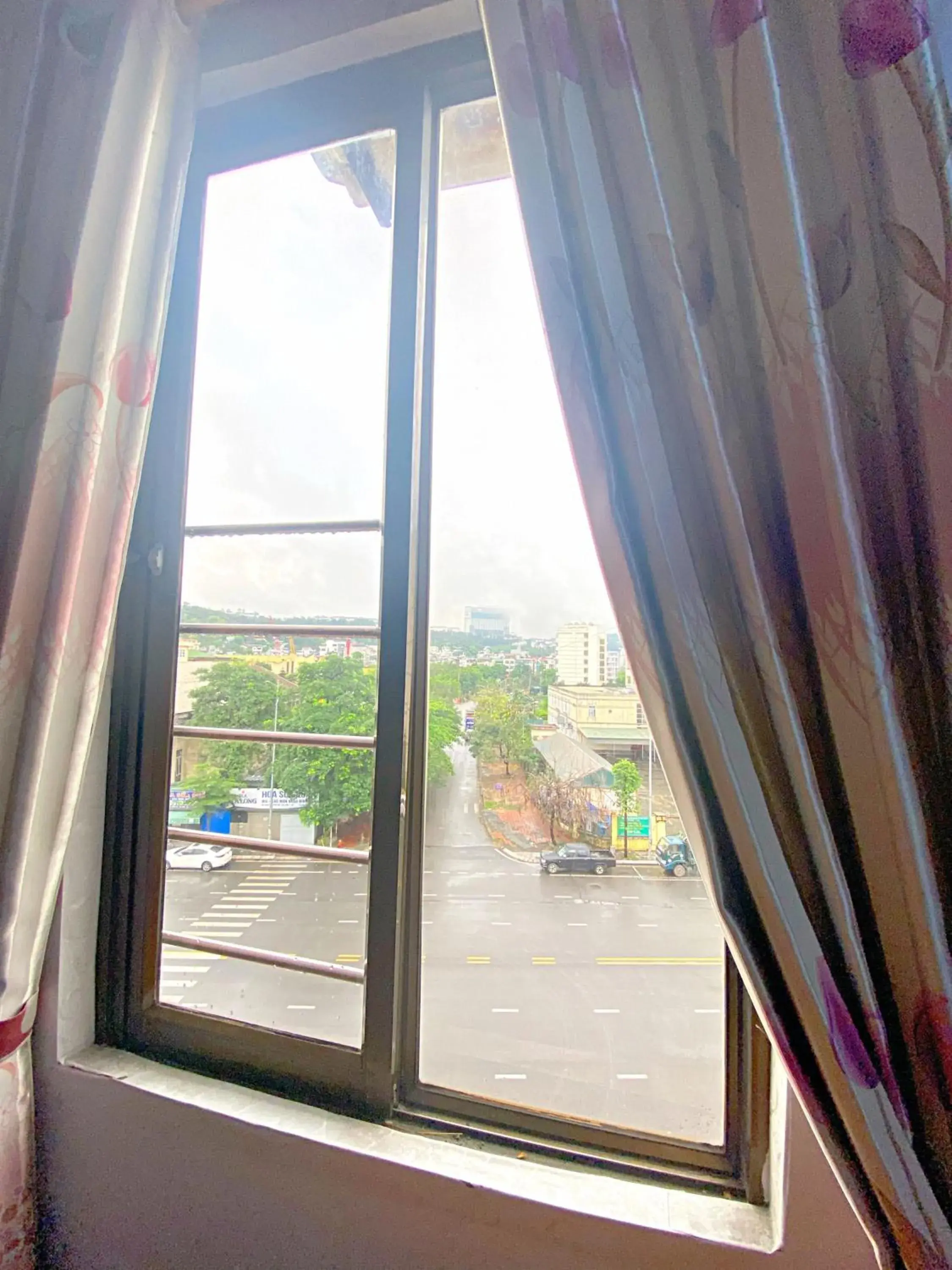 Double or Twin Room with City View in Kocmoc Hotel Hạ Long Double or Twin Room with City View in Kocmoc Hotel Hạ Long