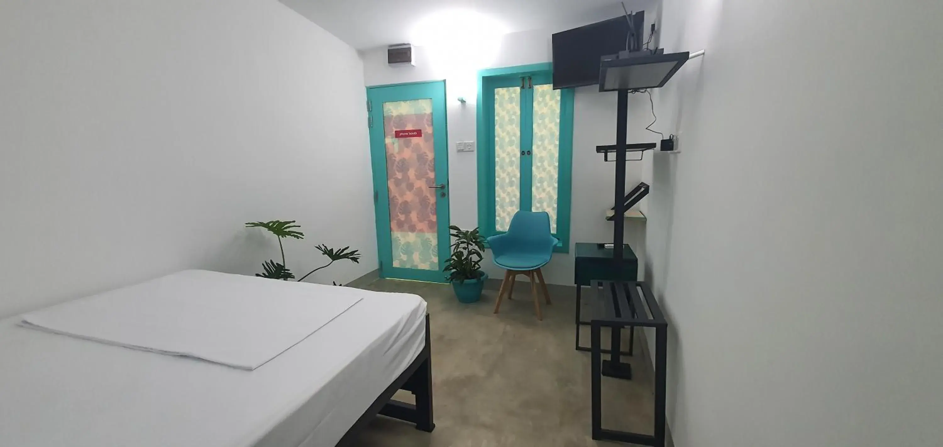 Bed in Hello Airport Hotel, Katunayaka Bed in Hello Airport Hotel, Katunayaka