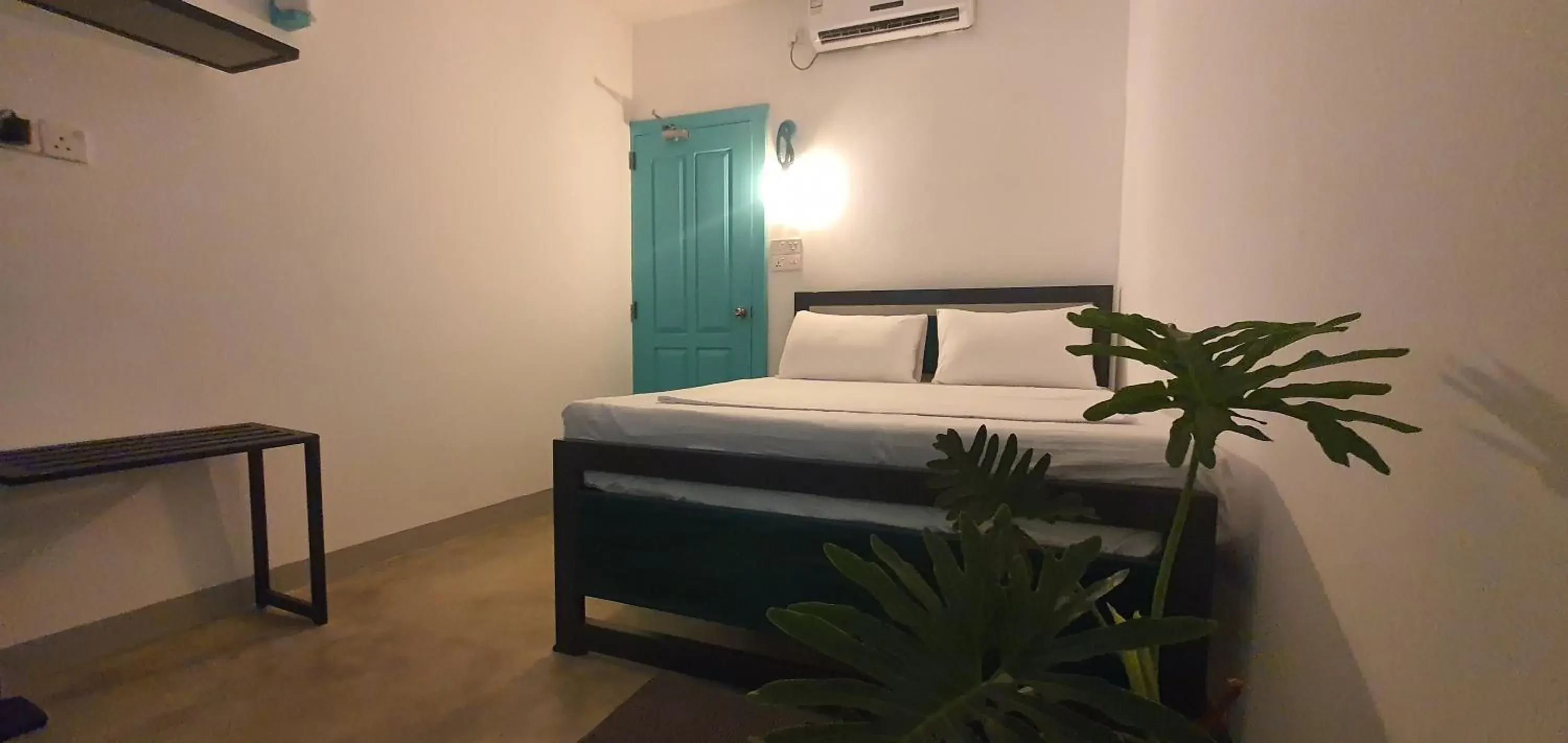 Bed in Hello Airport Hotel, Katunayaka Bed in Hello Airport Hotel, Katunayaka