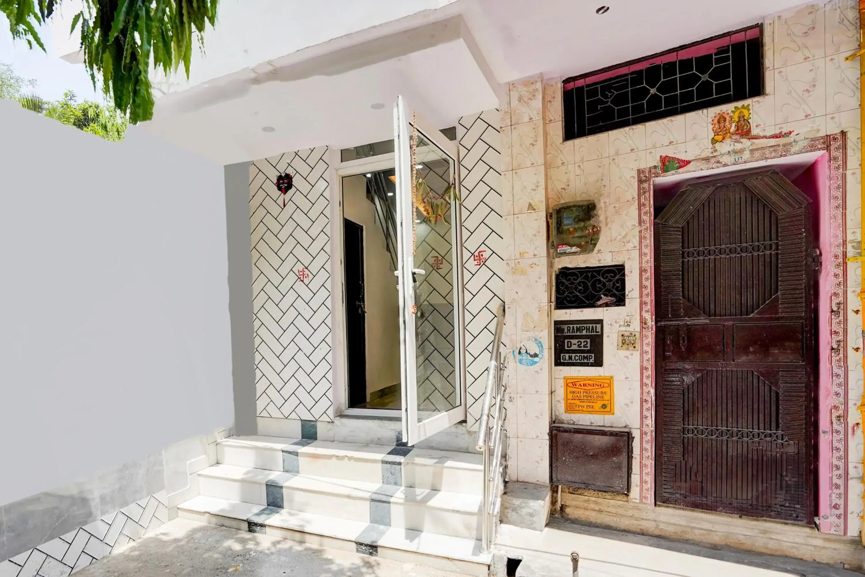 Facade/entrance in Hotel O Karan Residency Facade/entrance in Hotel O Karan Residency