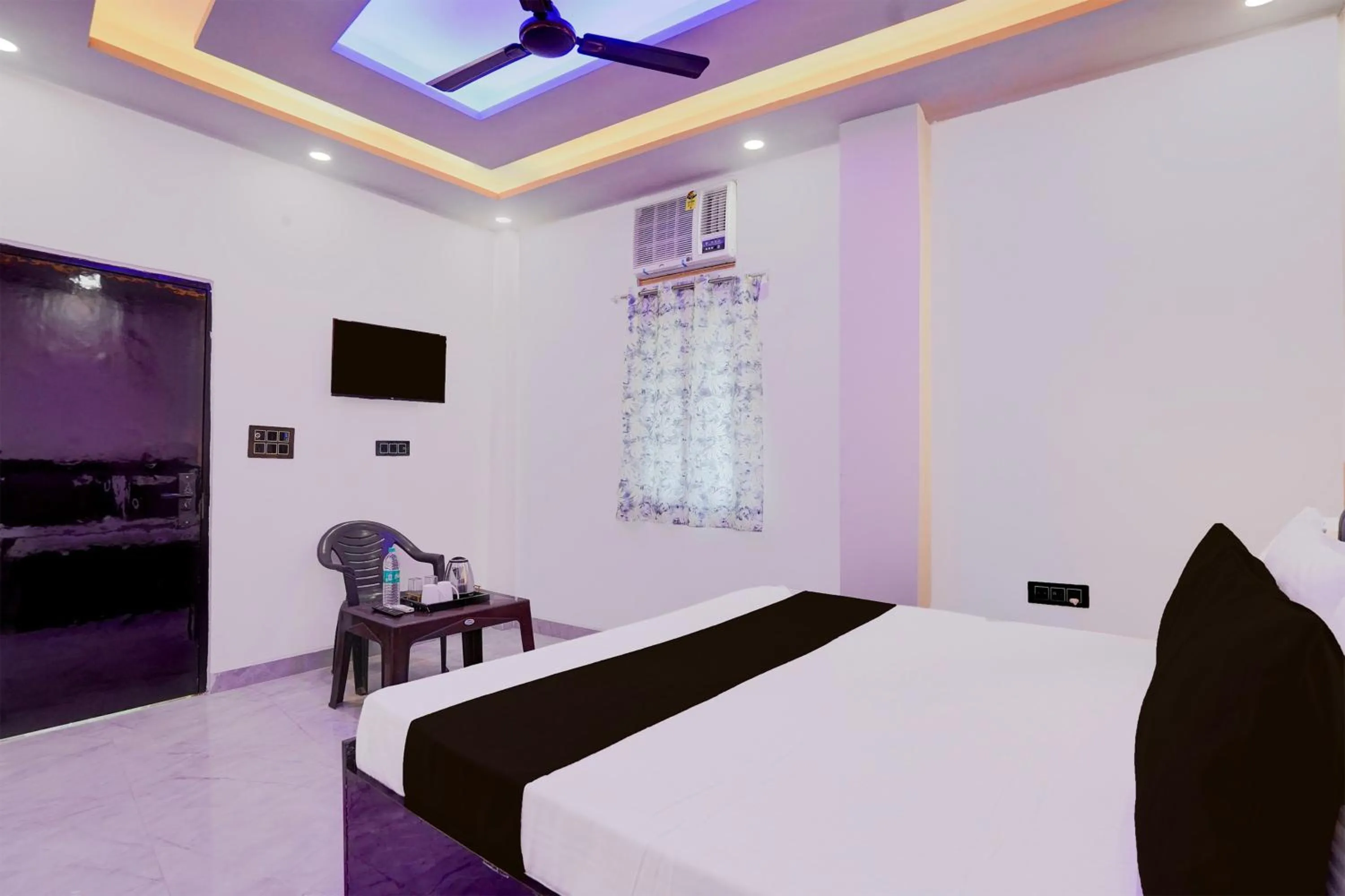 Bedroom, Bed in Hotel O Karan Residency