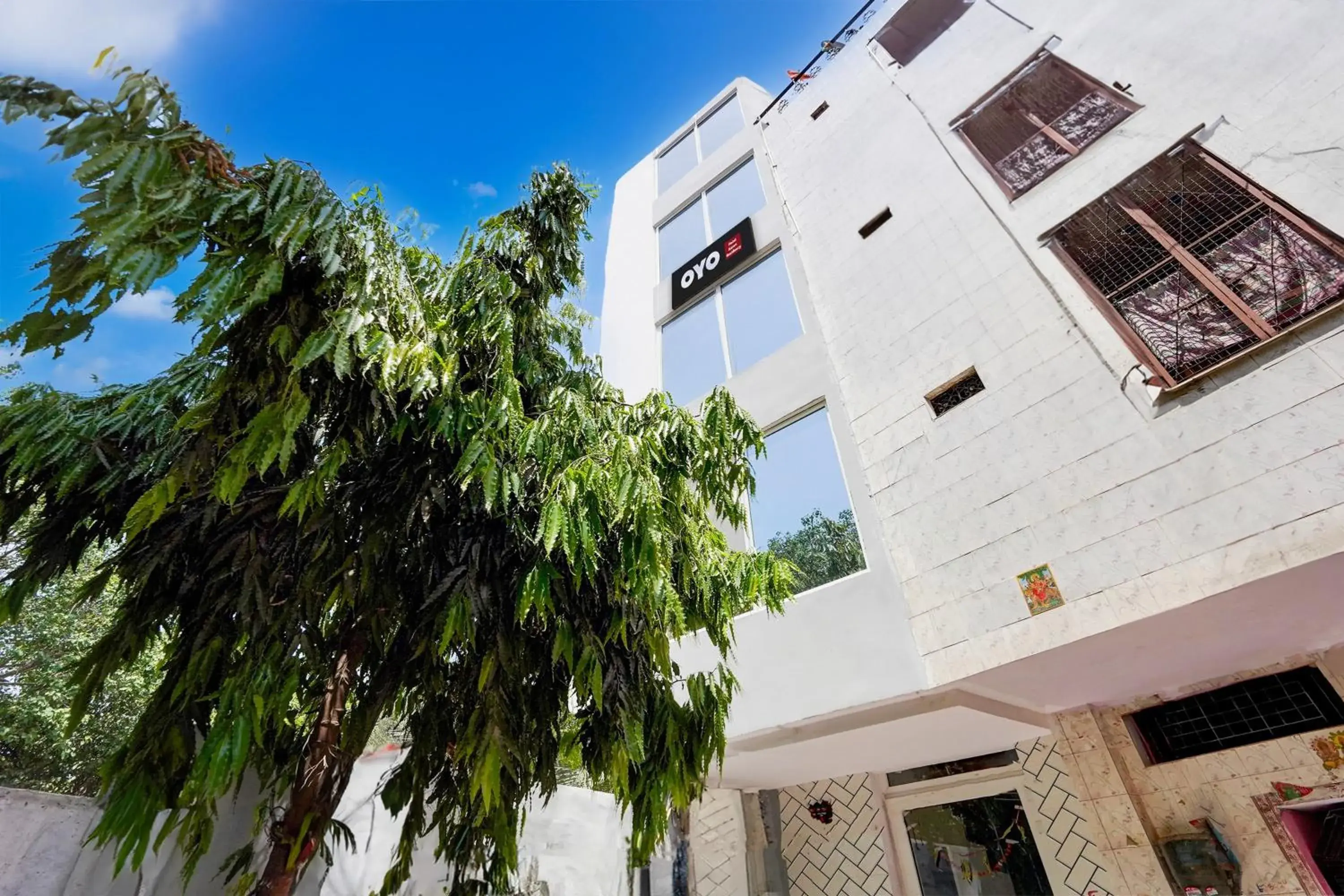 Facade/entrance in Hotel O Karan Residency Facade/entrance in Hotel O Karan Residency