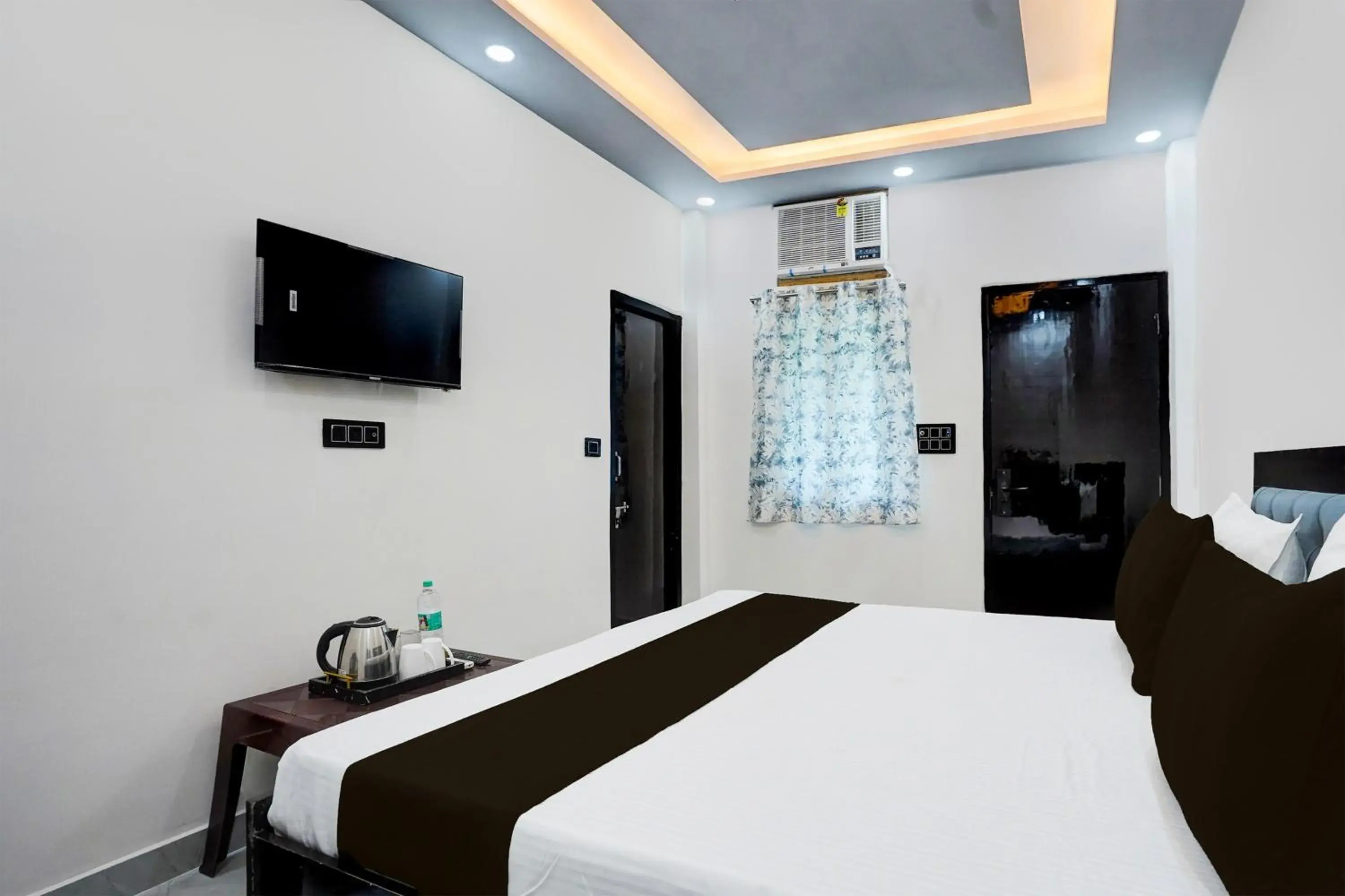 Bedroom, Bed in Hotel O Karan Residency Bedroom, Bed in Hotel O Karan Residency