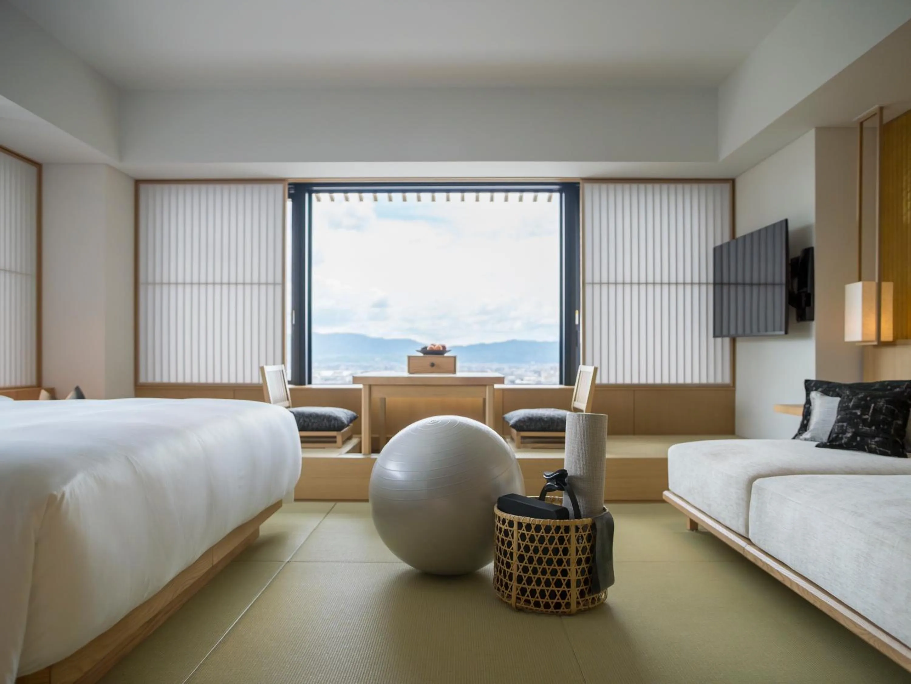 Bedroom, Bed in Banyan Tree Higashiyama Kyoto
