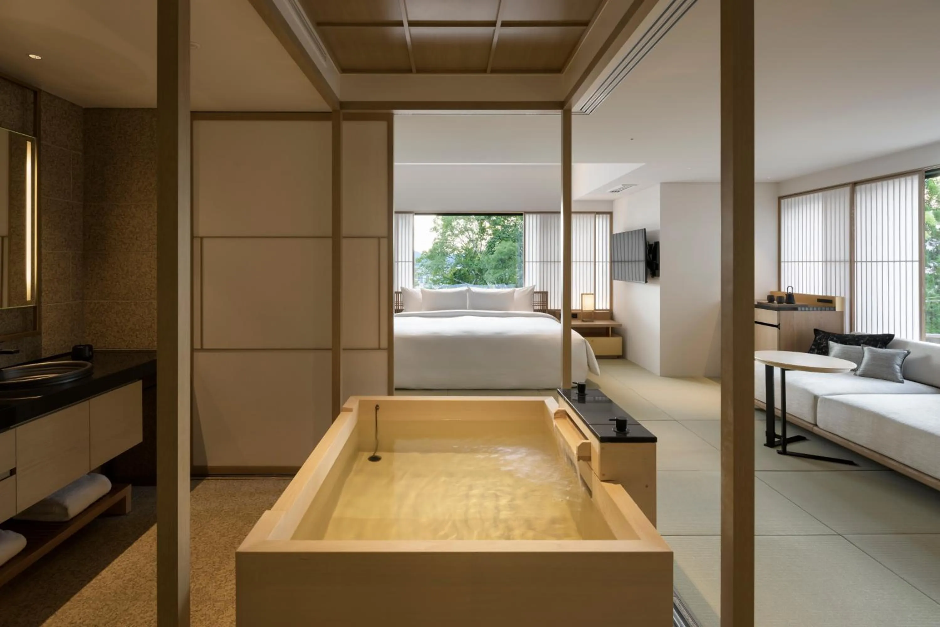 Bathroom, Bed in Banyan Tree Higashiyama Kyoto