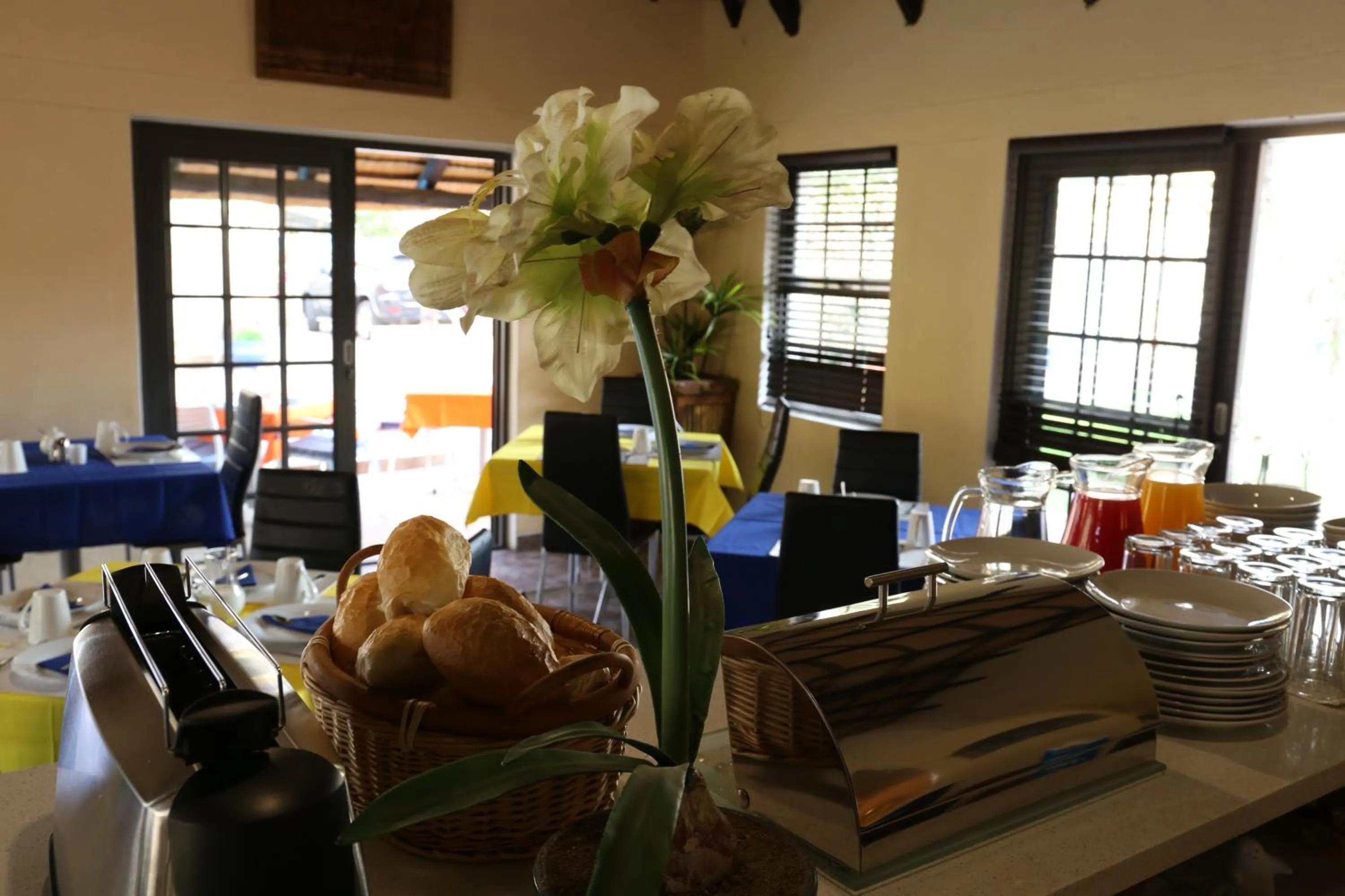 Restaurant/places to eat in Capbon Guesthouse