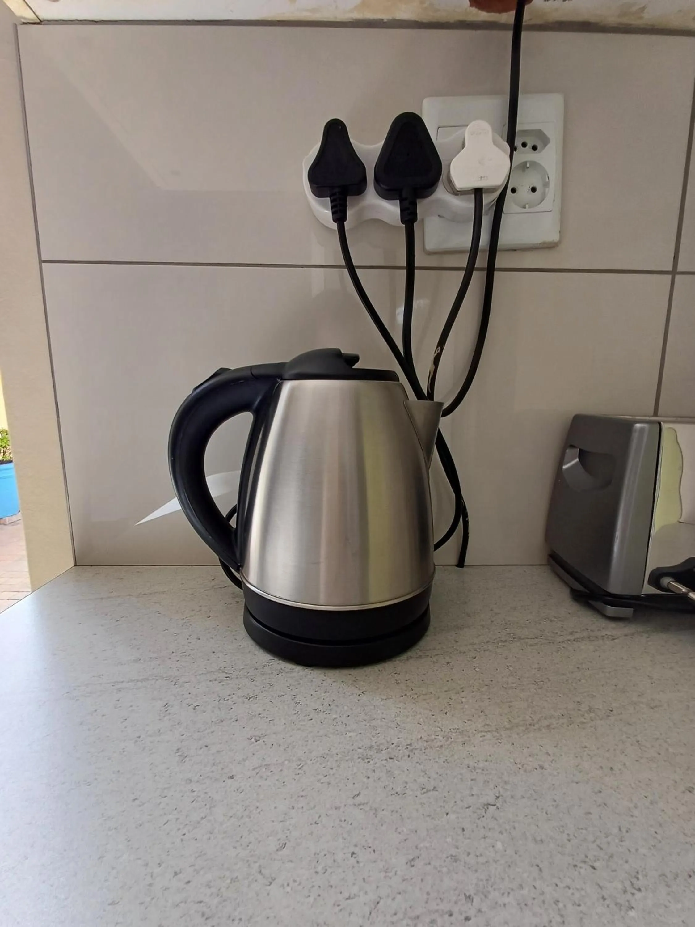 Coffee/tea facilities in Capbon Guesthouse