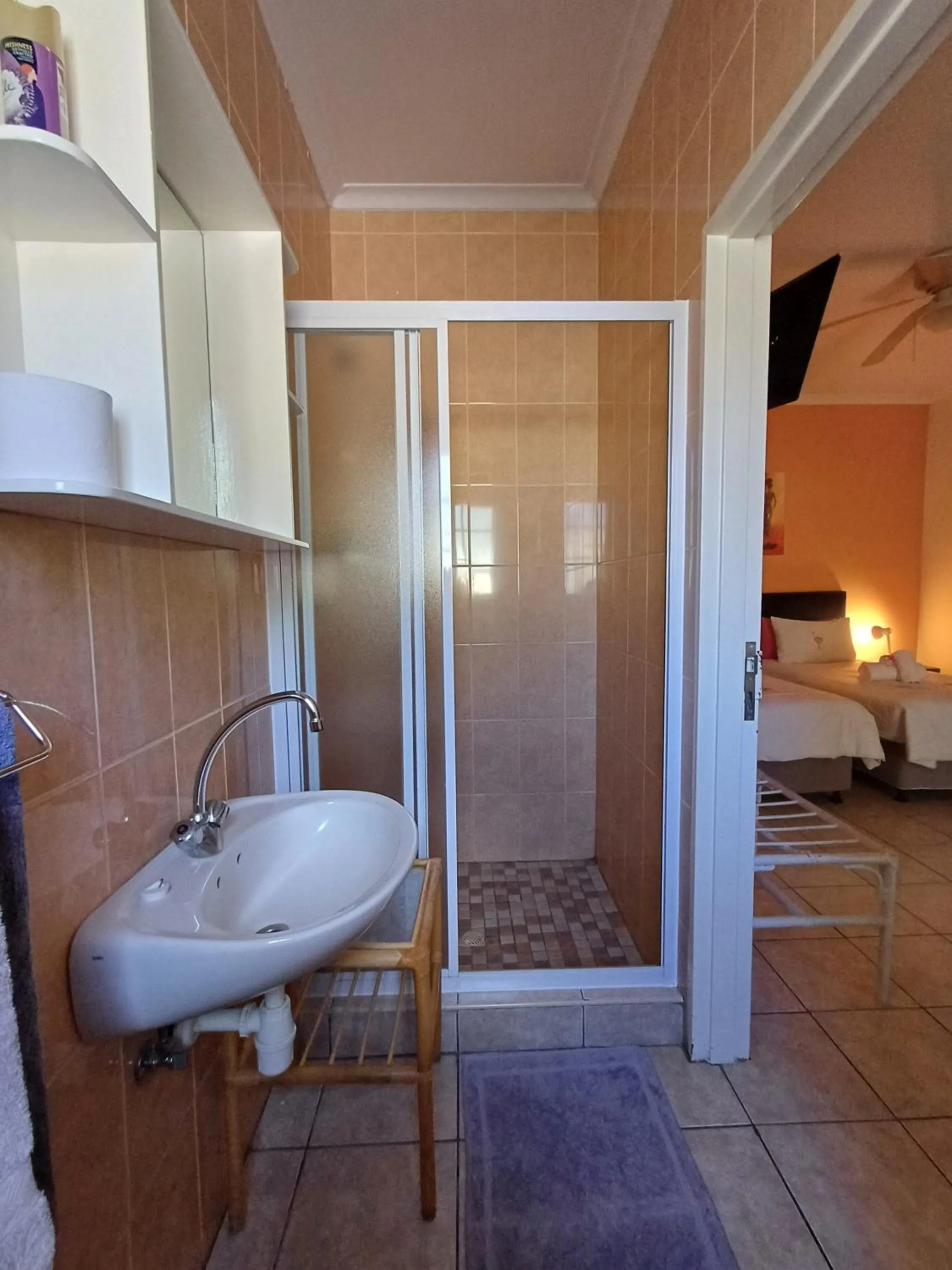 Bathroom, Bed in Capbon Guesthouse