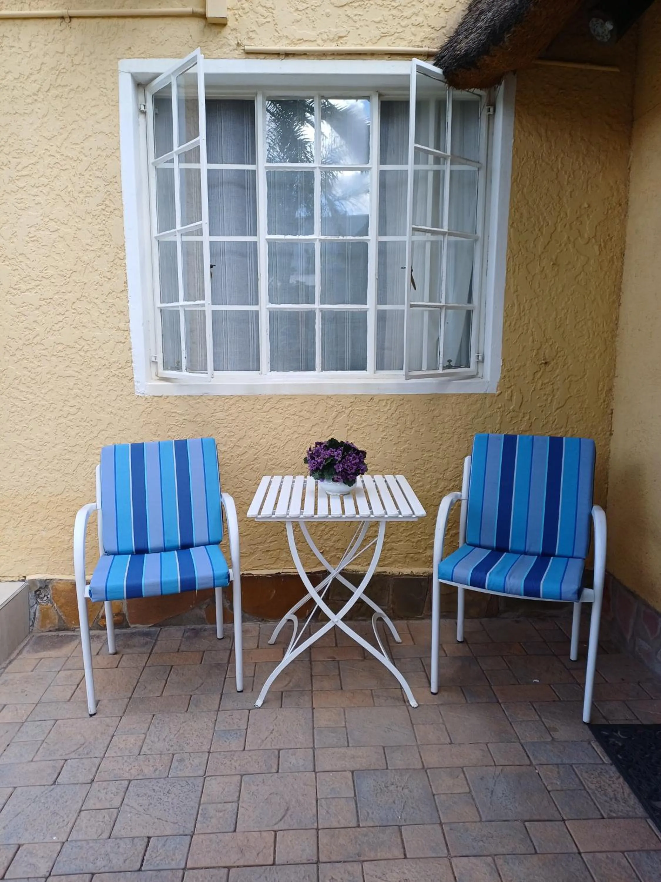 Seating area in Capbon Guesthouse