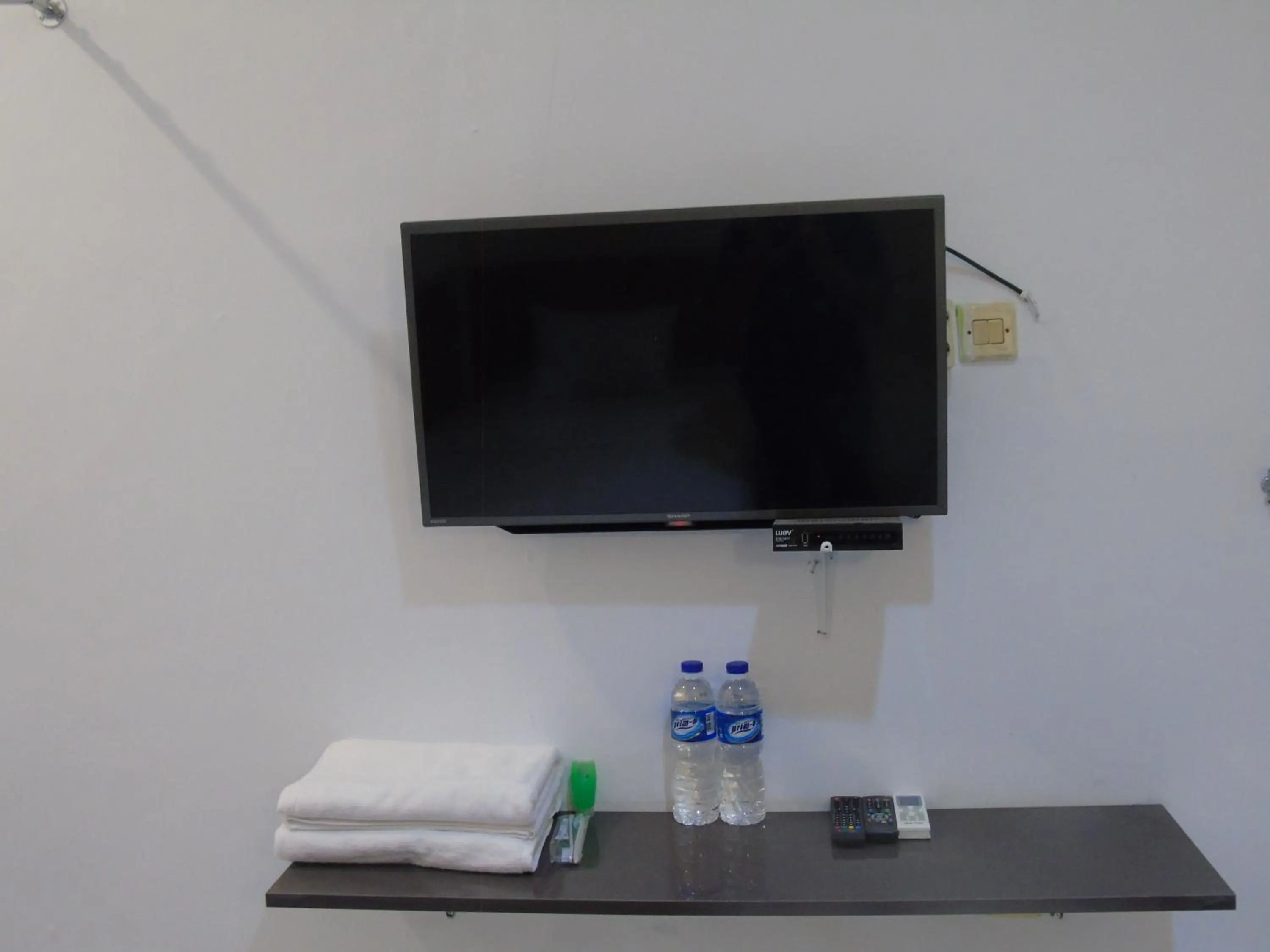 TV and multimedia in Hotel Permata Zamrud