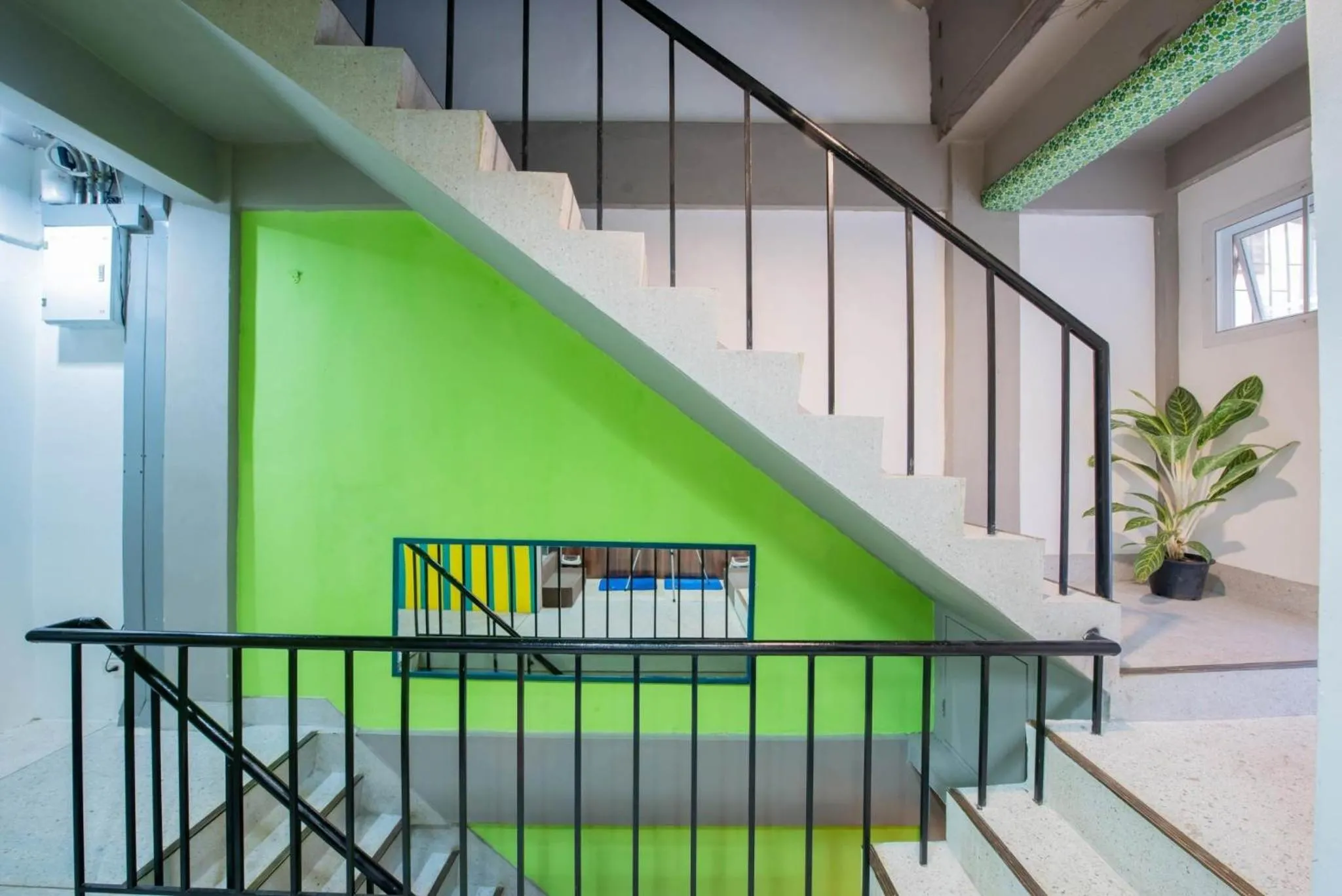 8-Bed Male Dormitory Room in Mascotte Hostel Silom