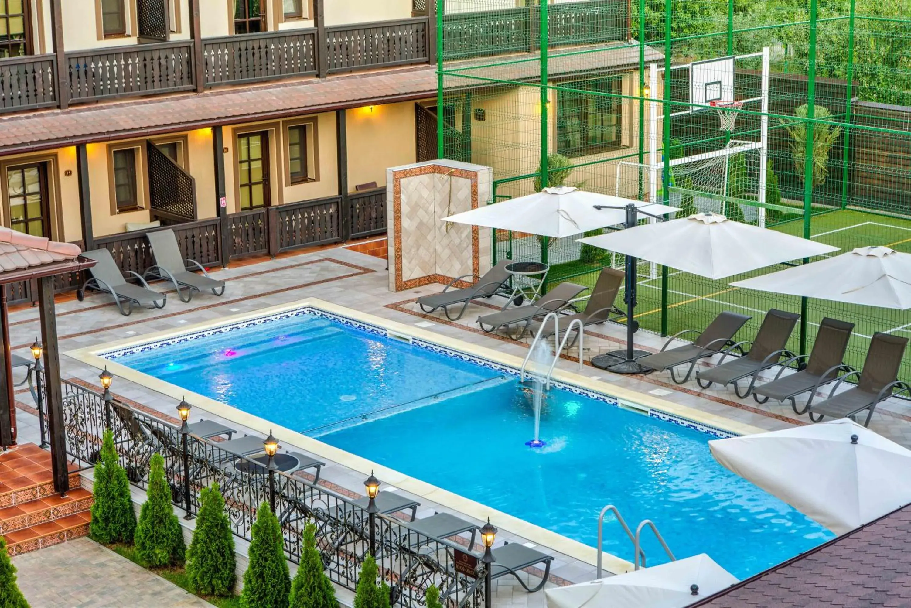 Pool view in Conacul Ambient Pool view in Conacul Ambient