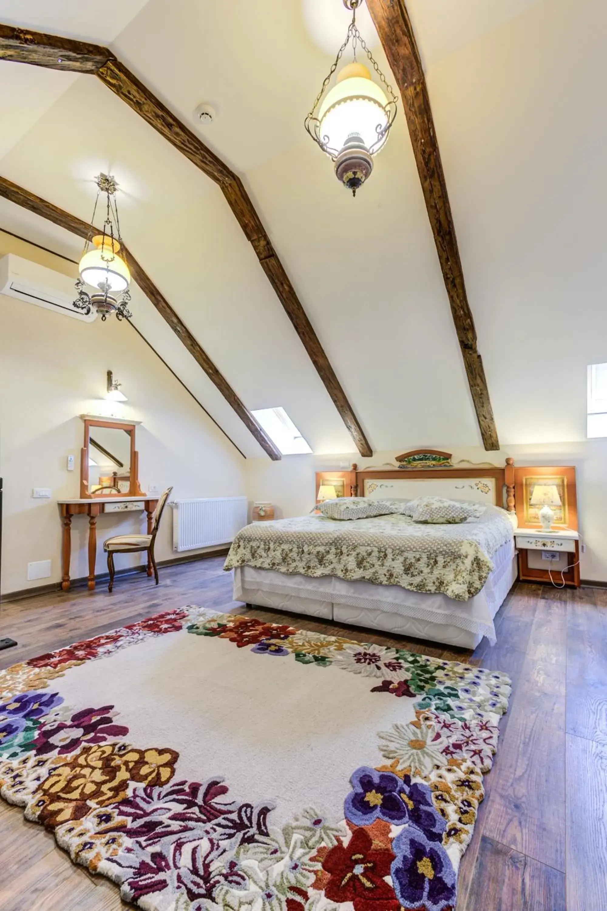 Bed in Conacul Ambient Bed in Conacul Ambient