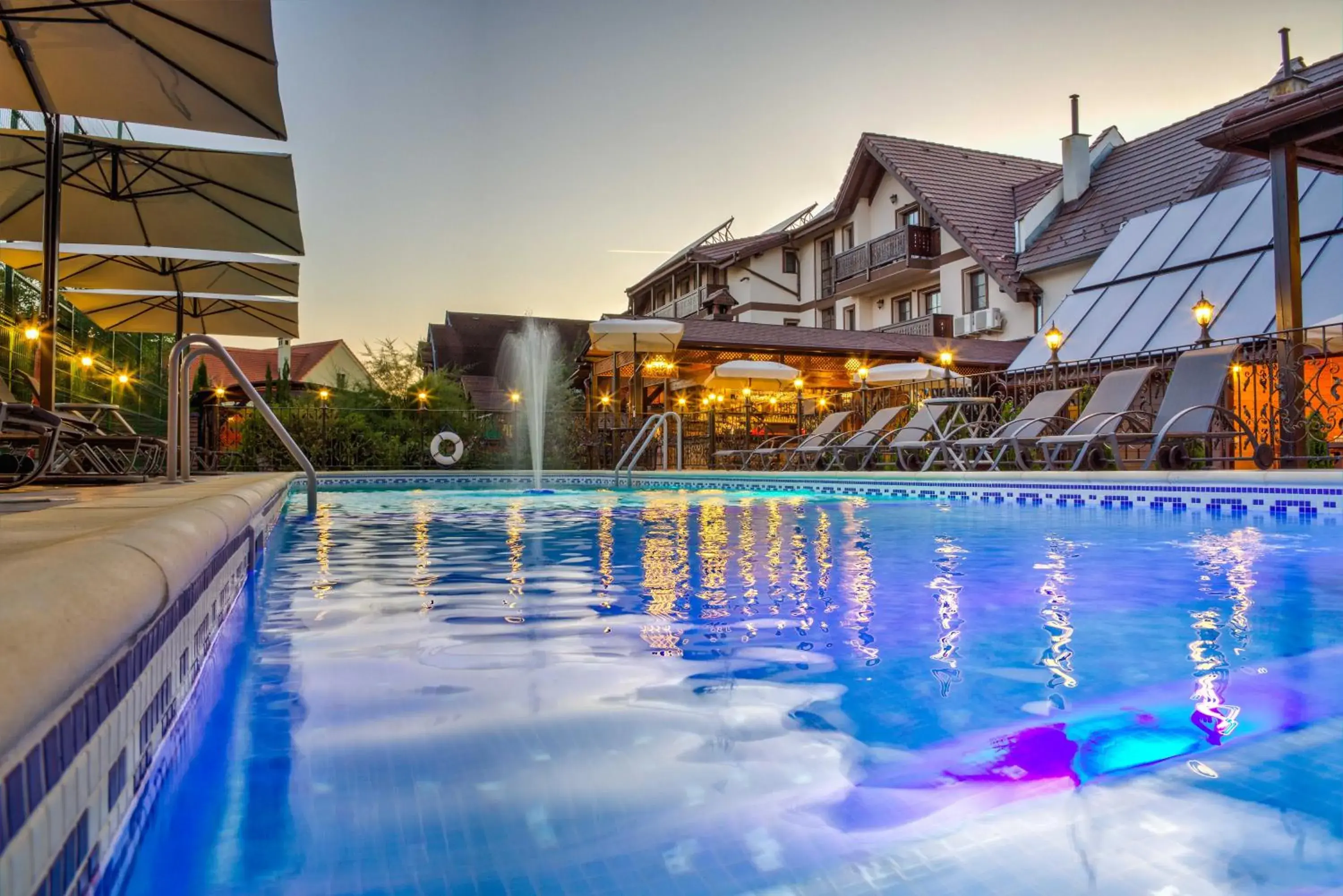 Property building in Conacul Ambient Property building in Conacul Ambient