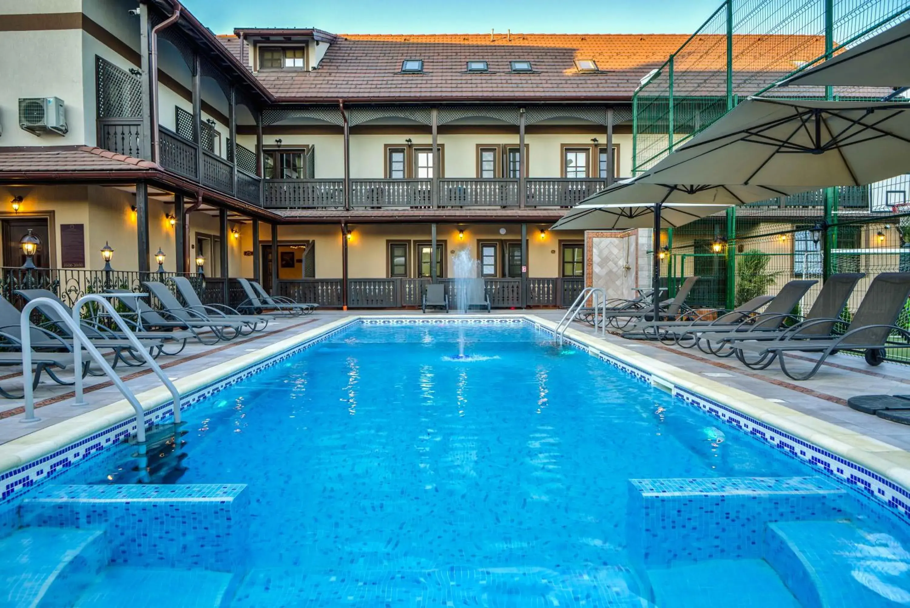 Property building in Conacul Ambient Property building in Conacul Ambient