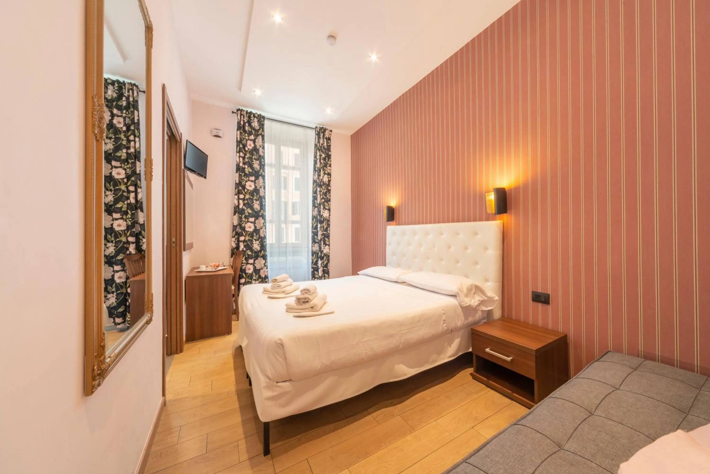 Bed in La Grande Bellezza Guest House Rome