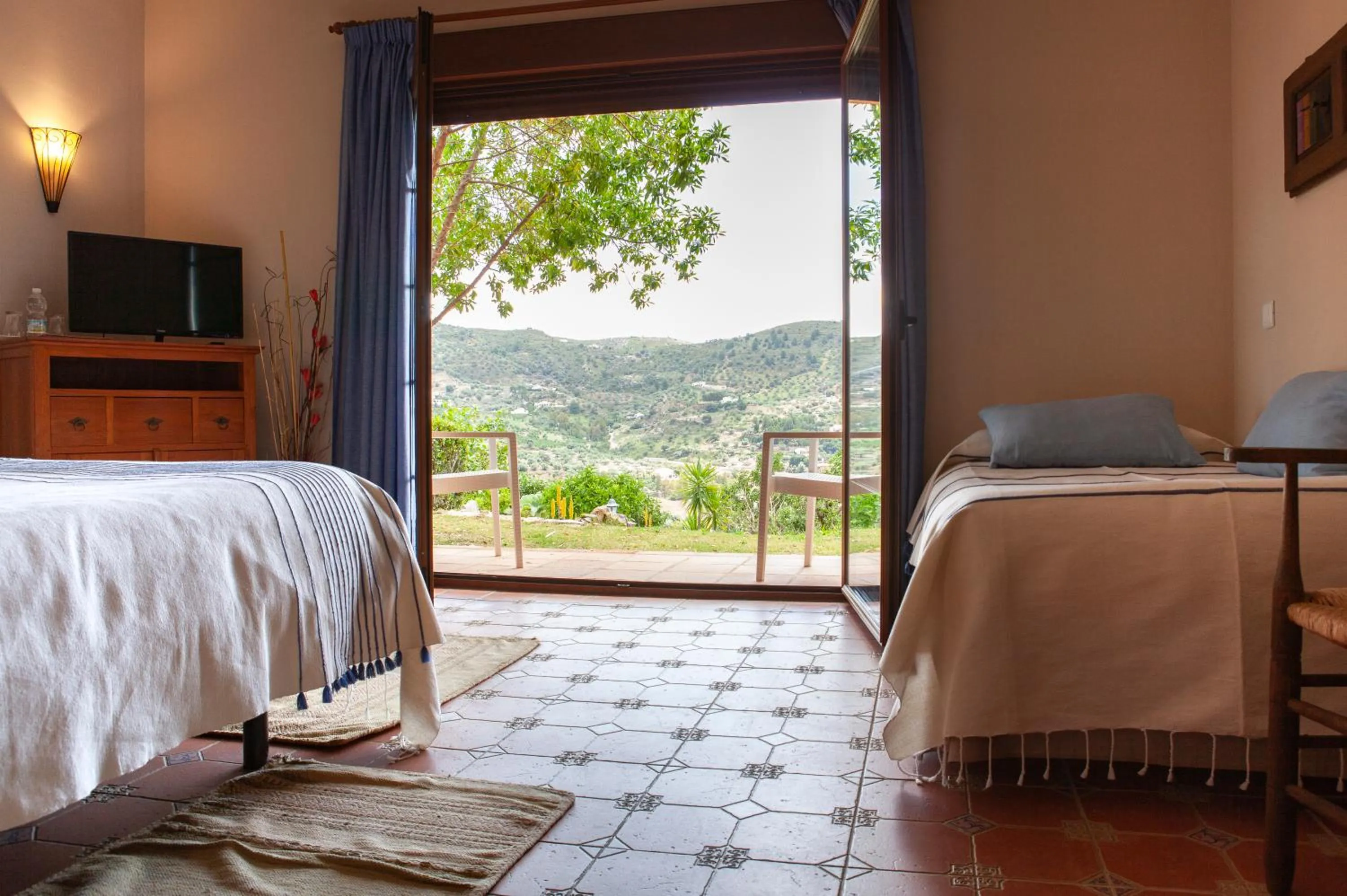 Photo of the whole room in Hotel Cortijo de Salia