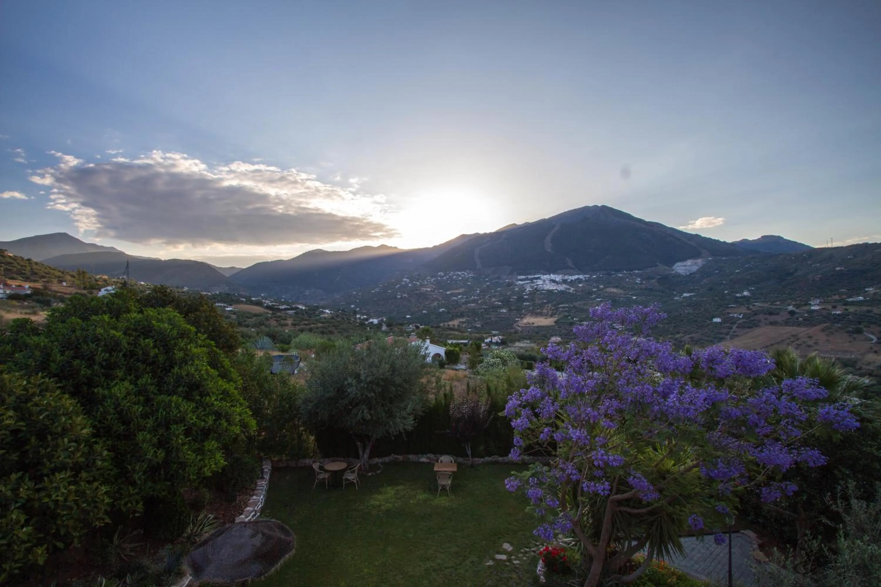 Mountain view in Hotel Cortijo de Salia