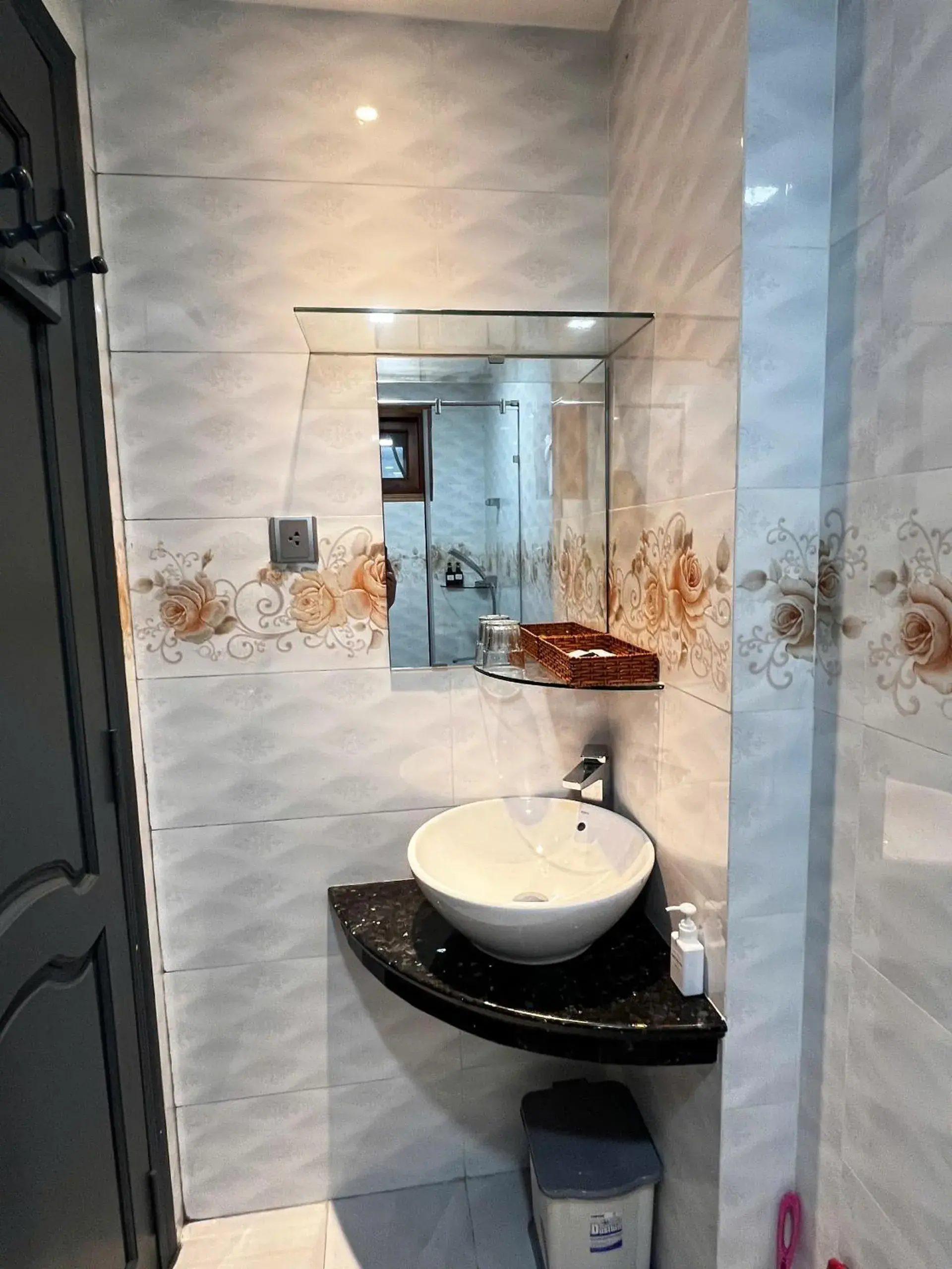 Shower in GALANG HOTEL Shower in GALANG HOTEL