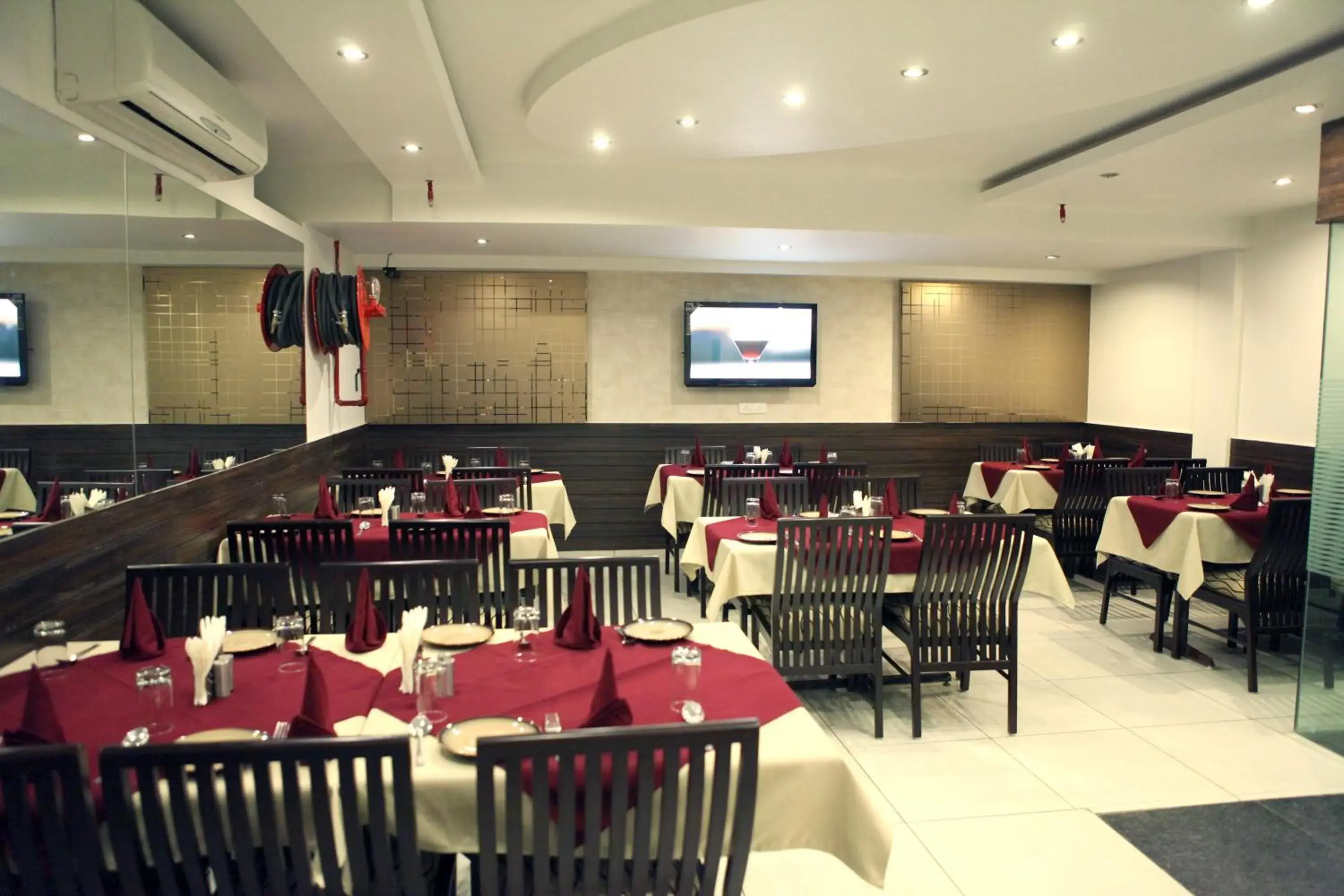 Restaurant/places to eat in Saar Inn Restaurant/places to eat in Saar Inn