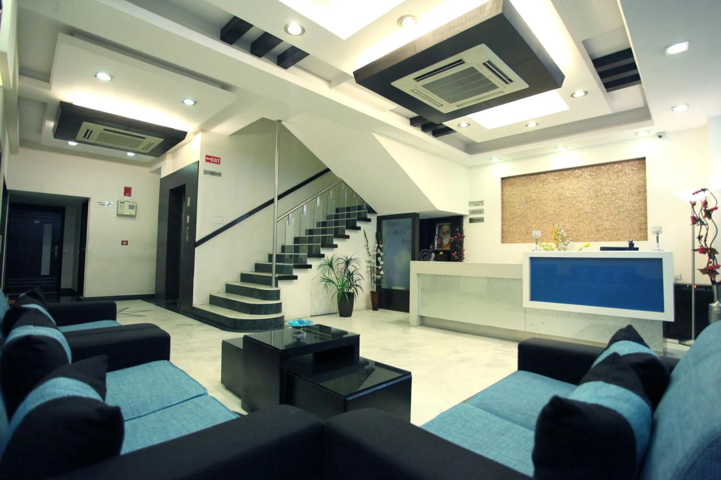 Lobby or reception in Saar Inn