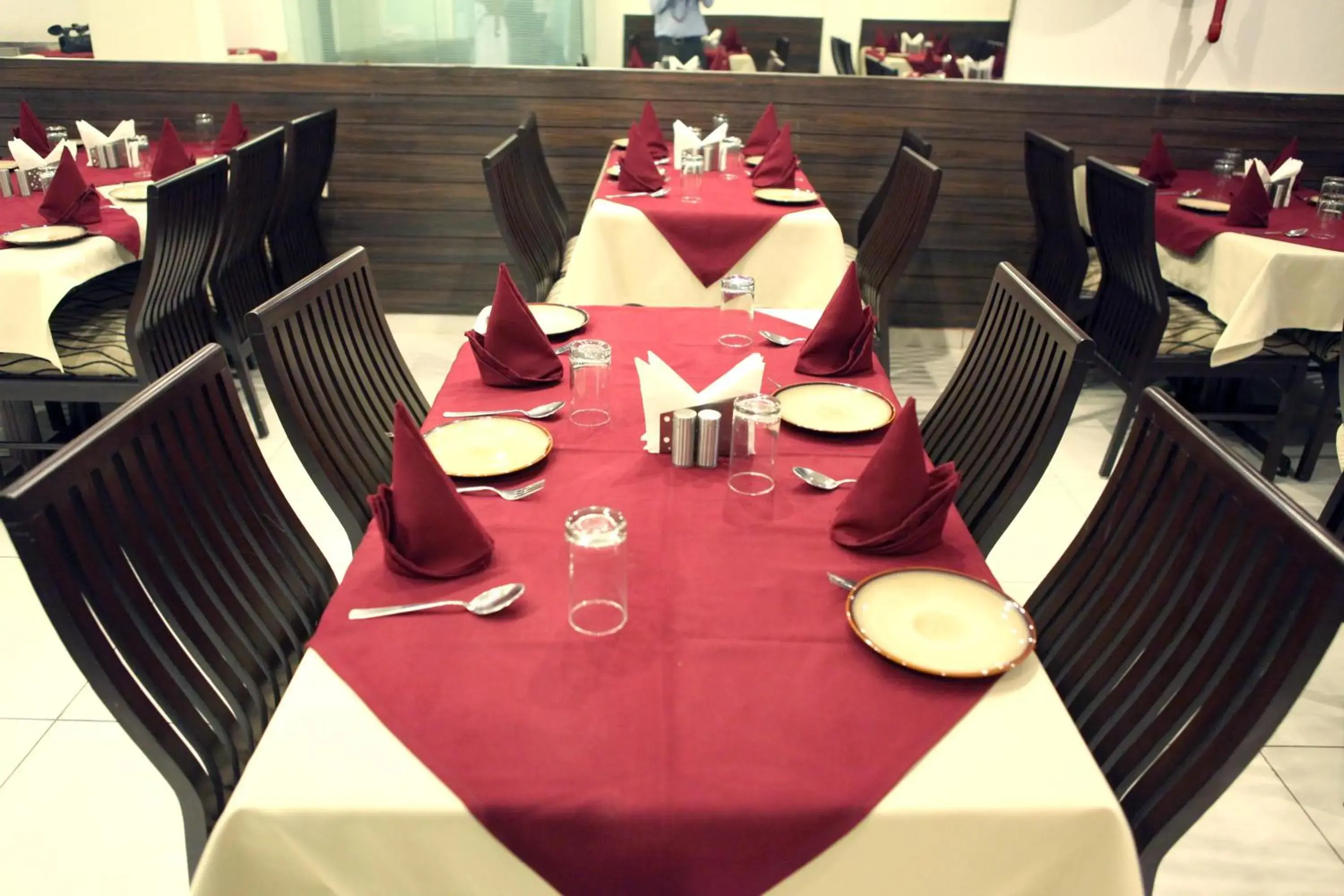 Restaurant/places to eat in Saar Inn Restaurant/places to eat in Saar Inn