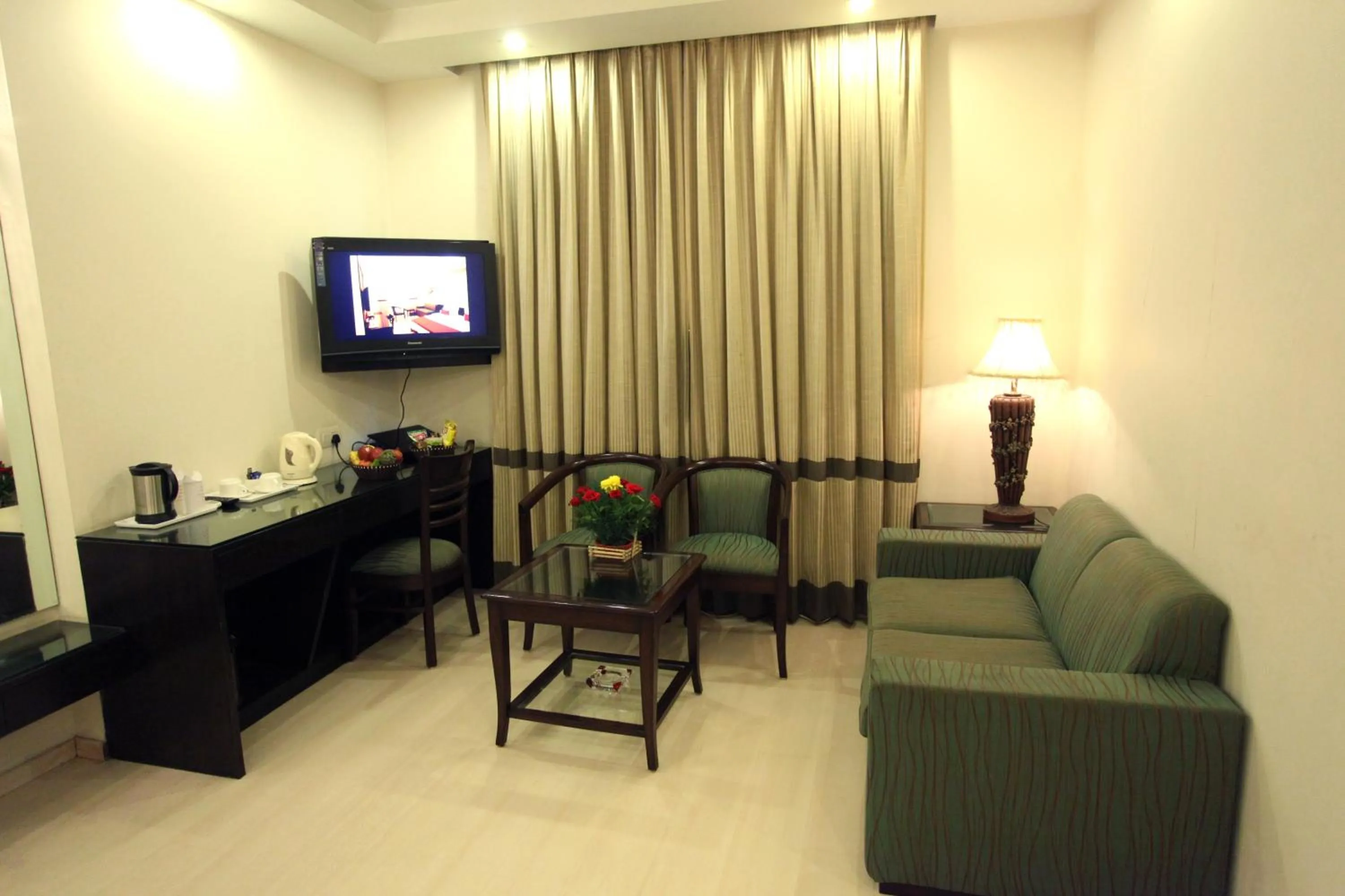 Seating area in Saar Inn