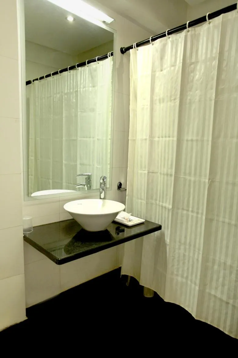 Bathroom in Saar Inn