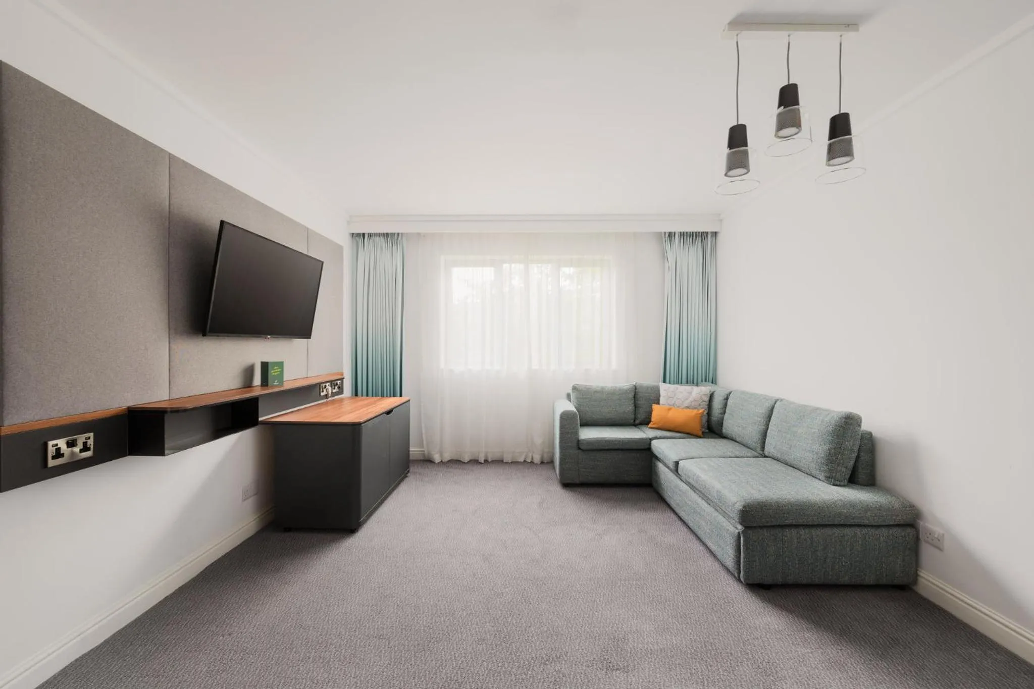 Photo of the whole room in Holiday Inn Birmingham Bromsgrove by IHG