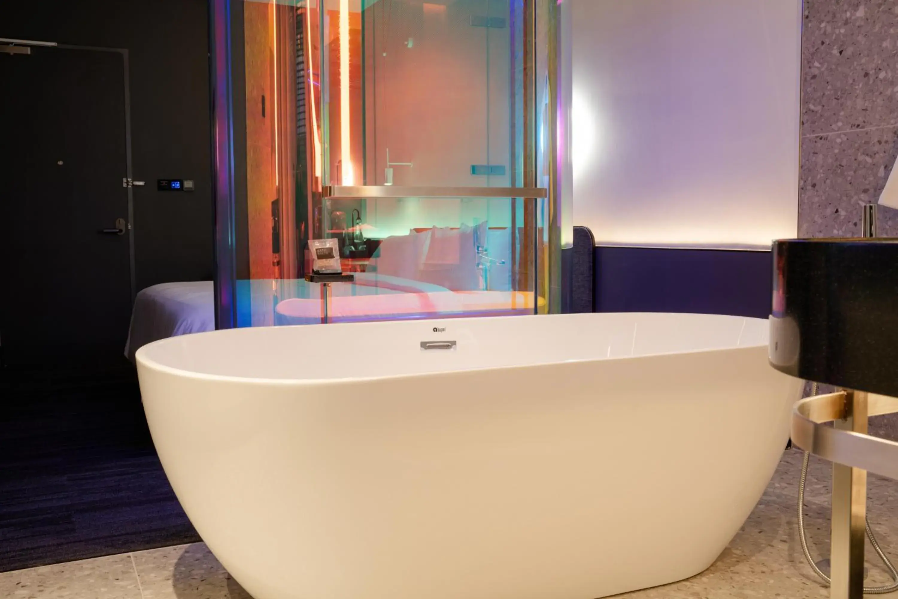 Runway Suite - MAX 12 Hours Stay in CapsuleTransit MAX - Airport Hotel - Landside, Public Area - Gateway KLIA T2, Lvl 2M Runway Suite - MAX 12 Hours Stay in CapsuleTransit MAX - Airport Hotel - Landside, Public Area - Gateway KLIA T2, Lvl 2M