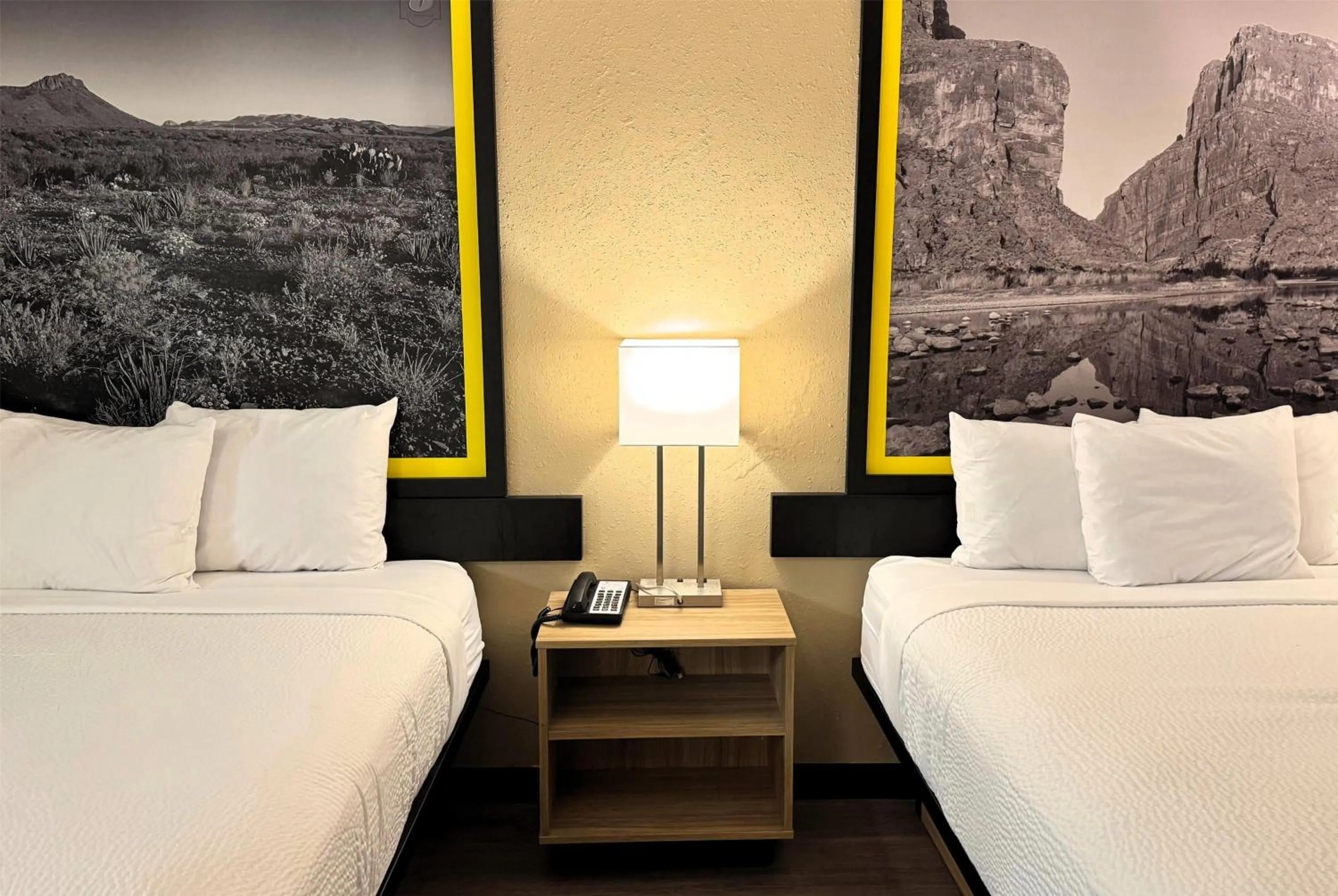 Photo of the whole room, Bed in Super 8 by Wyndham Corpus Christi Airport