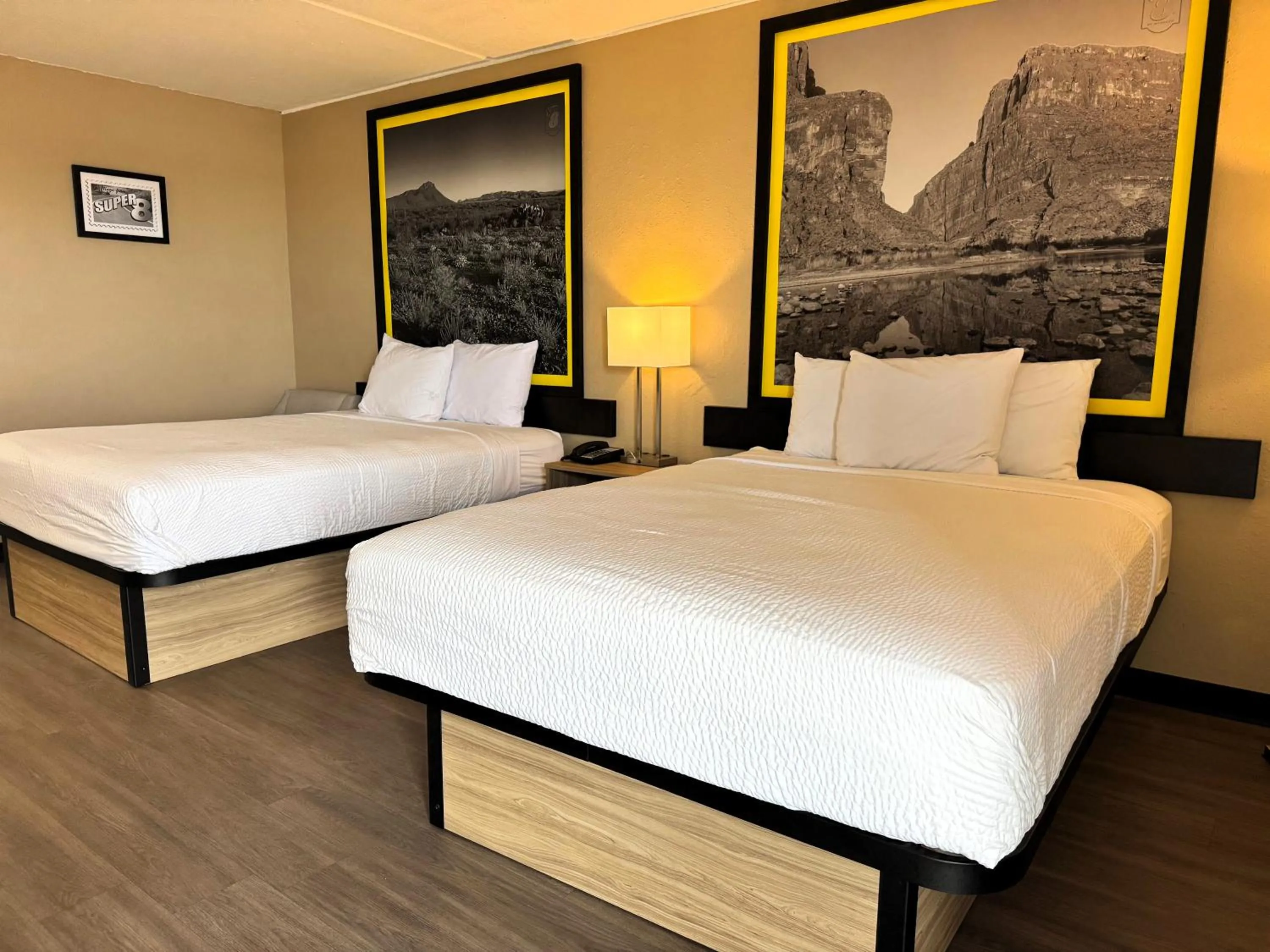 Bedroom, Bed in Super 8 by Wyndham Corpus Christi Airport