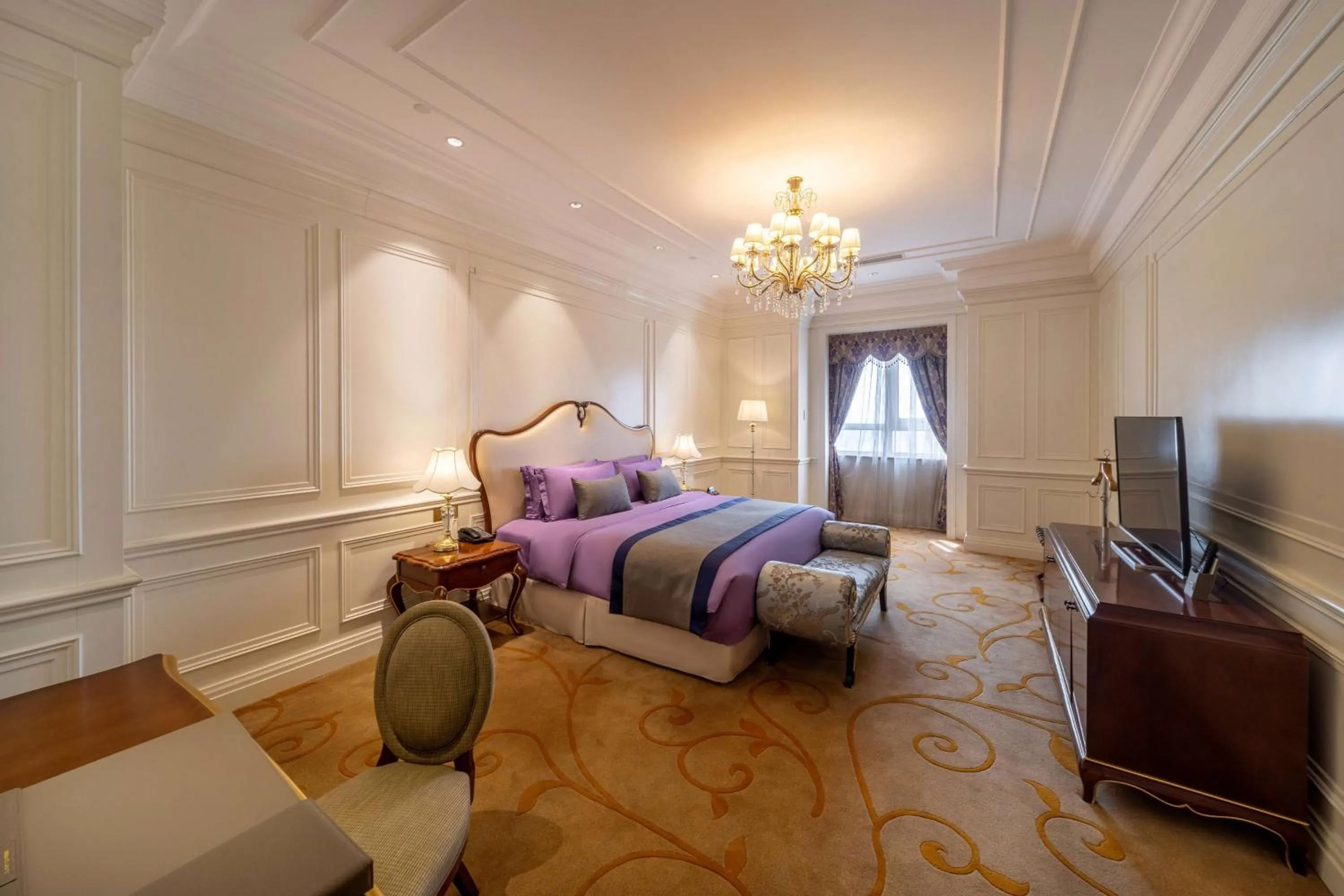 Bed in Howard Johnson Junhe Hot Springs Resort Beijing北京君和豪生温泉酒店