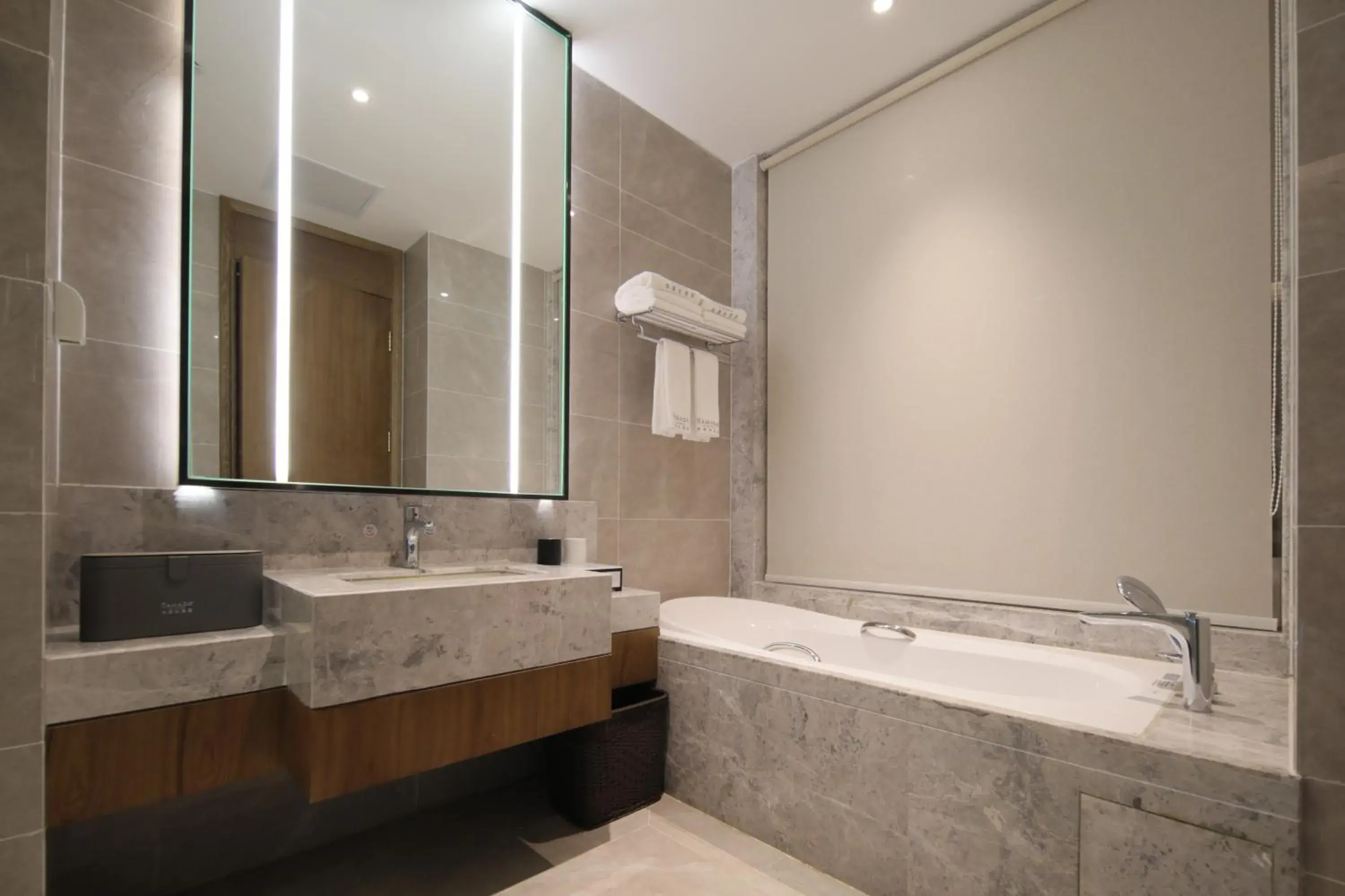 Bathroom in Ramada by Wyndham Wuhan Wangjiawan Bathroom in Ramada by Wyndham Wuhan Wangjiawan