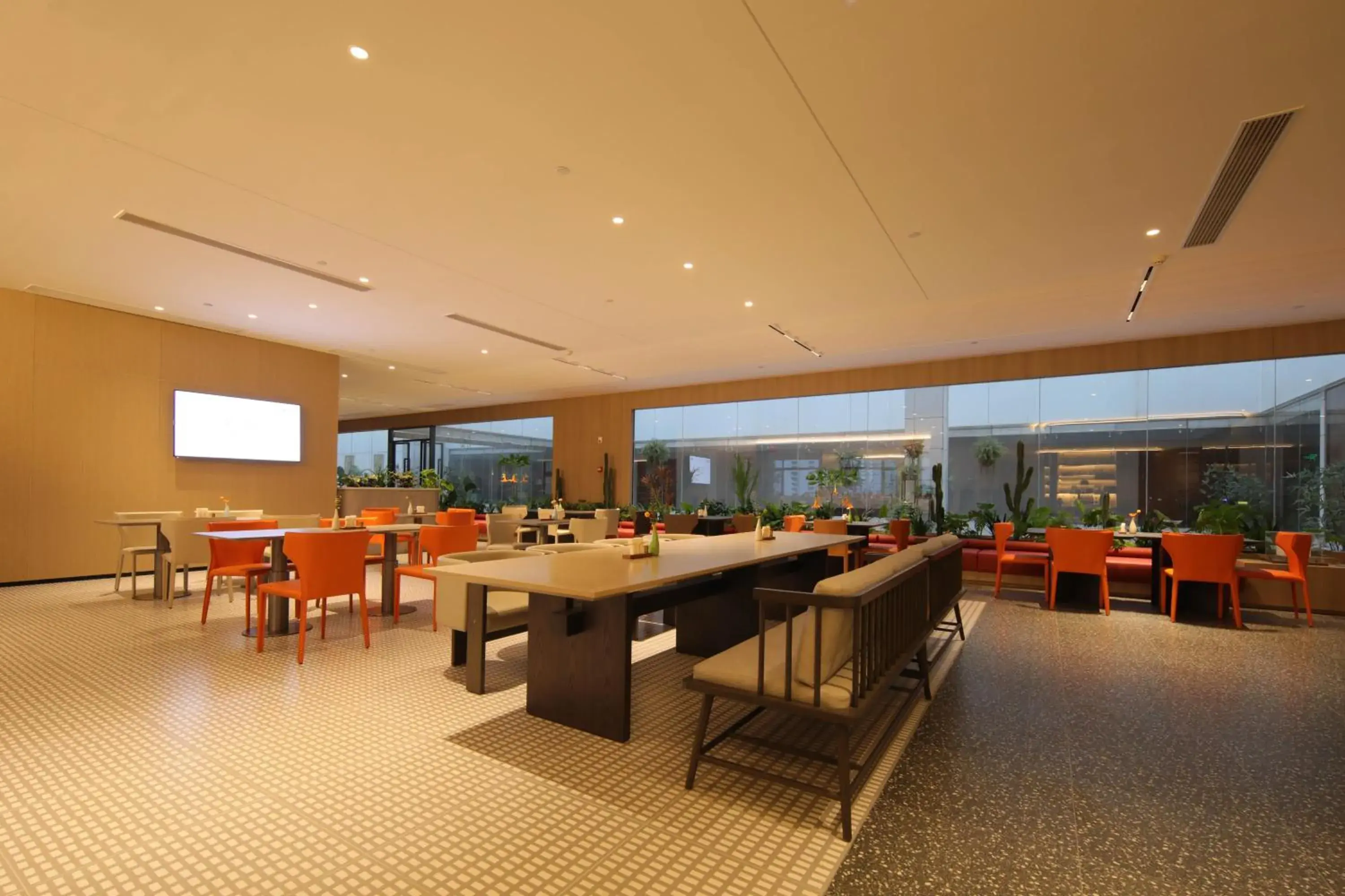 Restaurant/places to eat in Ramada by Wyndham Wuhan Wangjiawan Restaurant/places to eat in Ramada by Wyndham Wuhan Wangjiawan