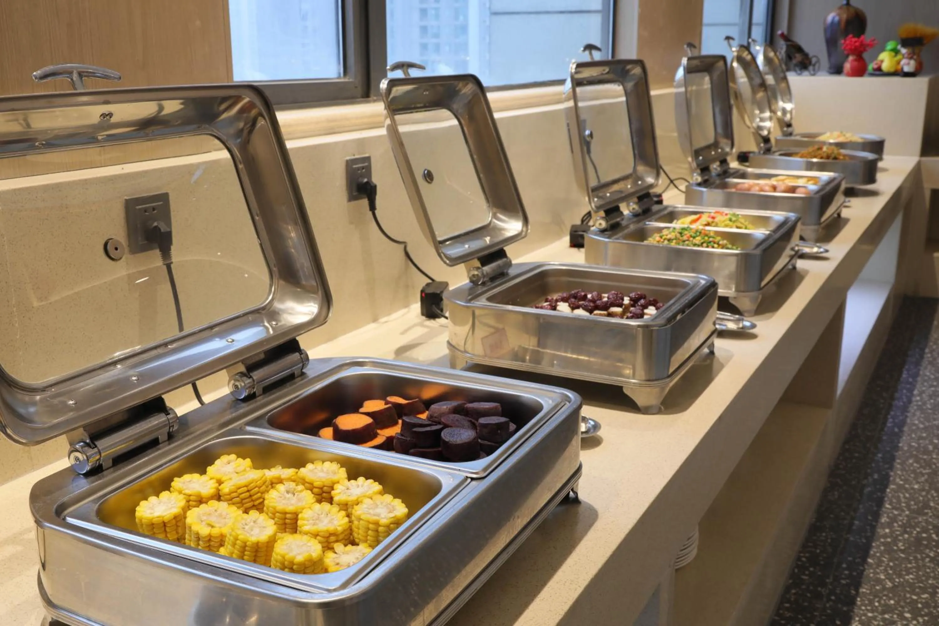 Restaurant/places to eat in Ramada by Wyndham Wuhan Wangjiawan