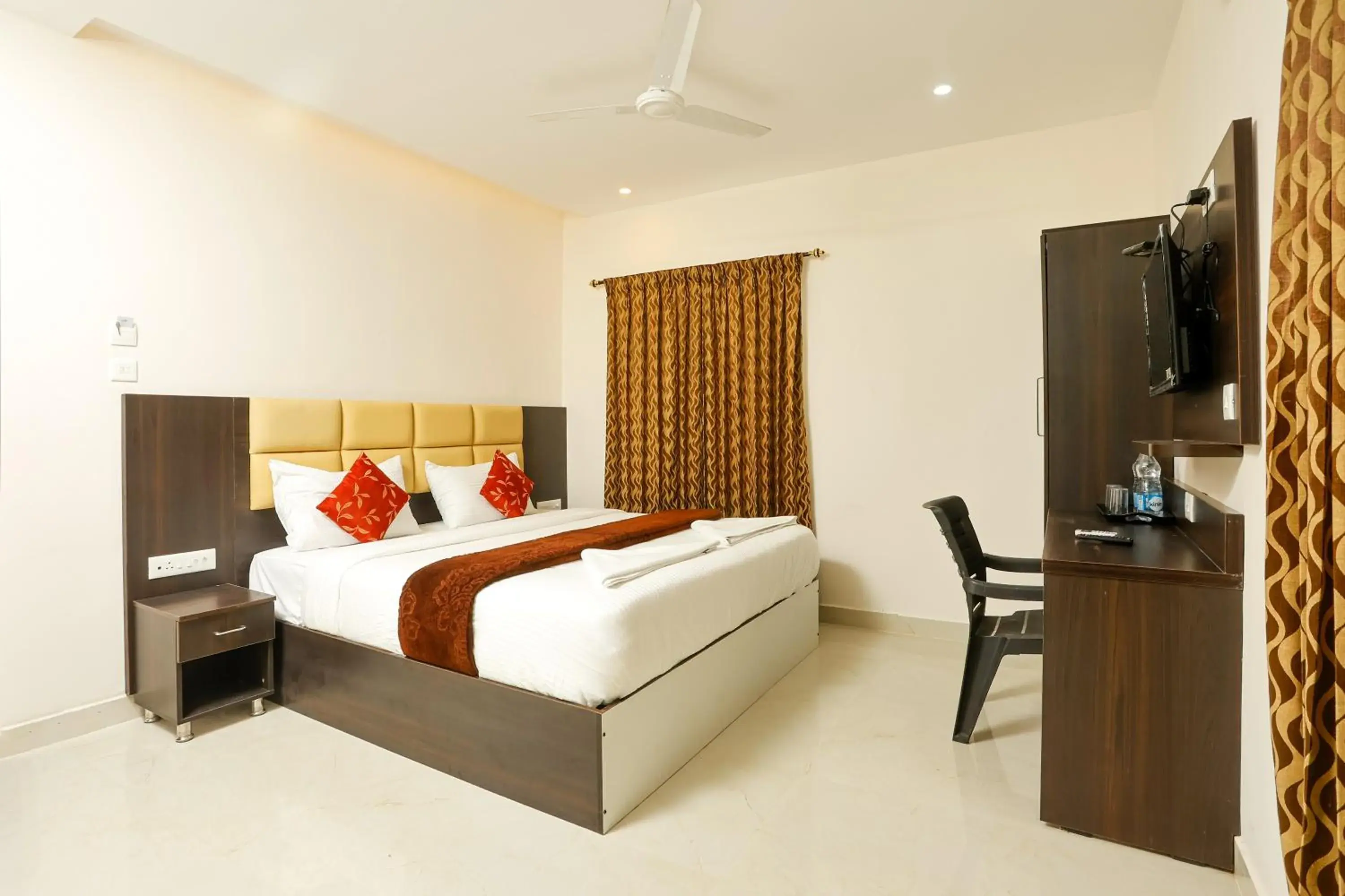 Bed in Rameswaram Harish Palace Bed in Rameswaram Harish Palace