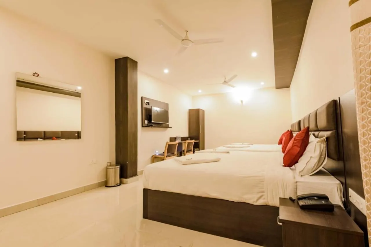 fireplace, Bed in Rameswaram Harish Palace