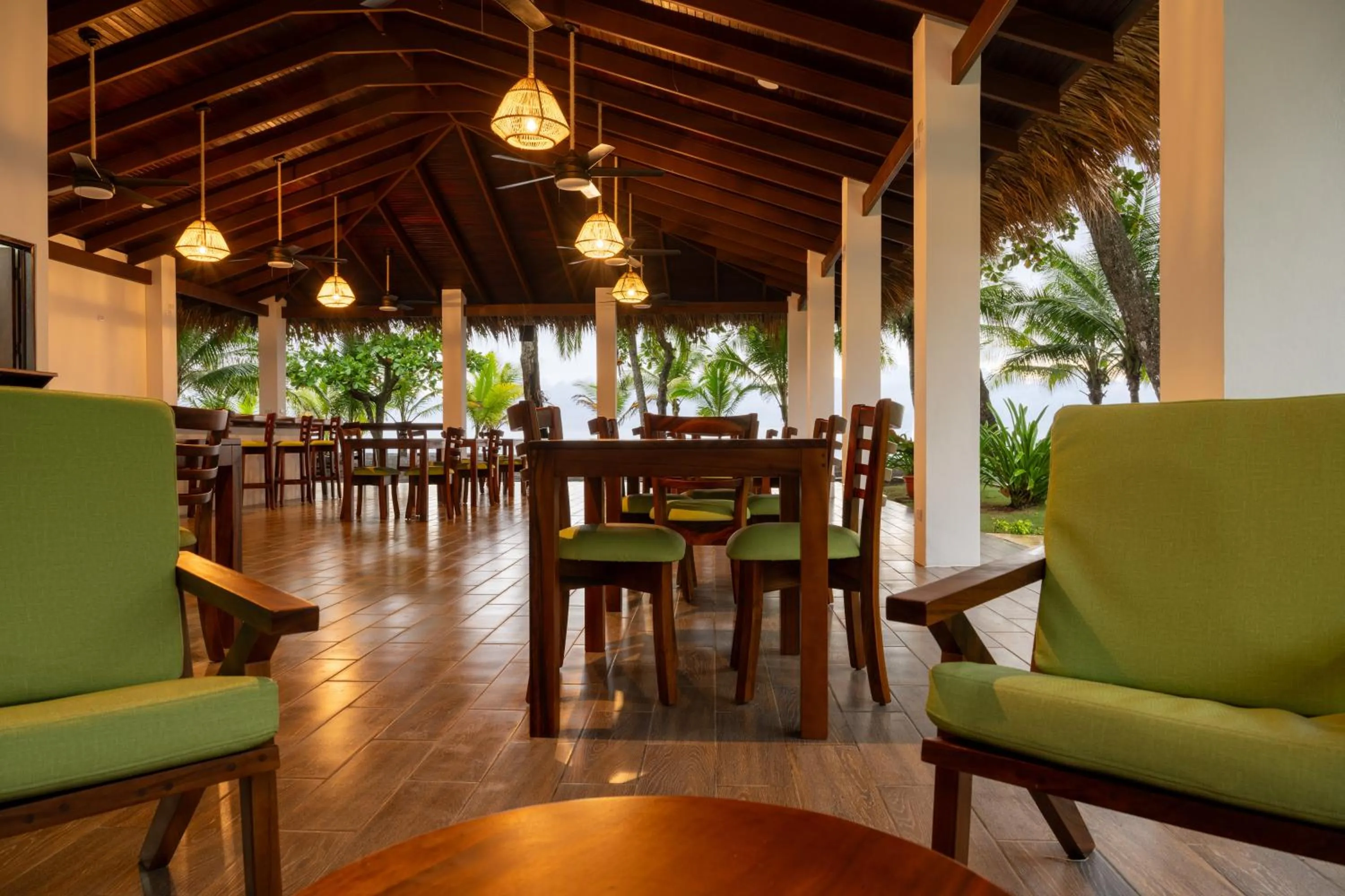 Restaurant/places to eat in Fuego del Sol Beachfront Hotel